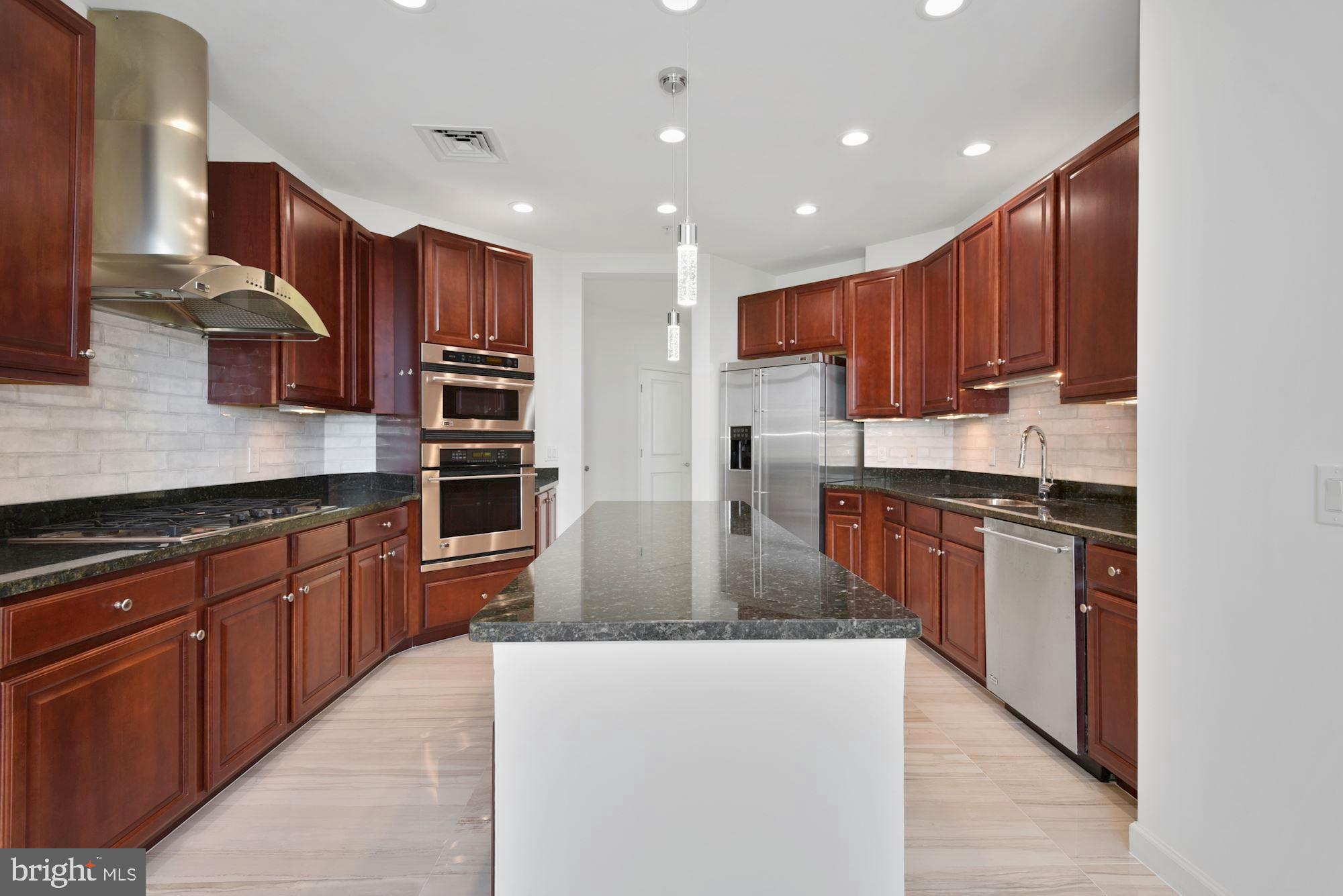 RESTON - Residential