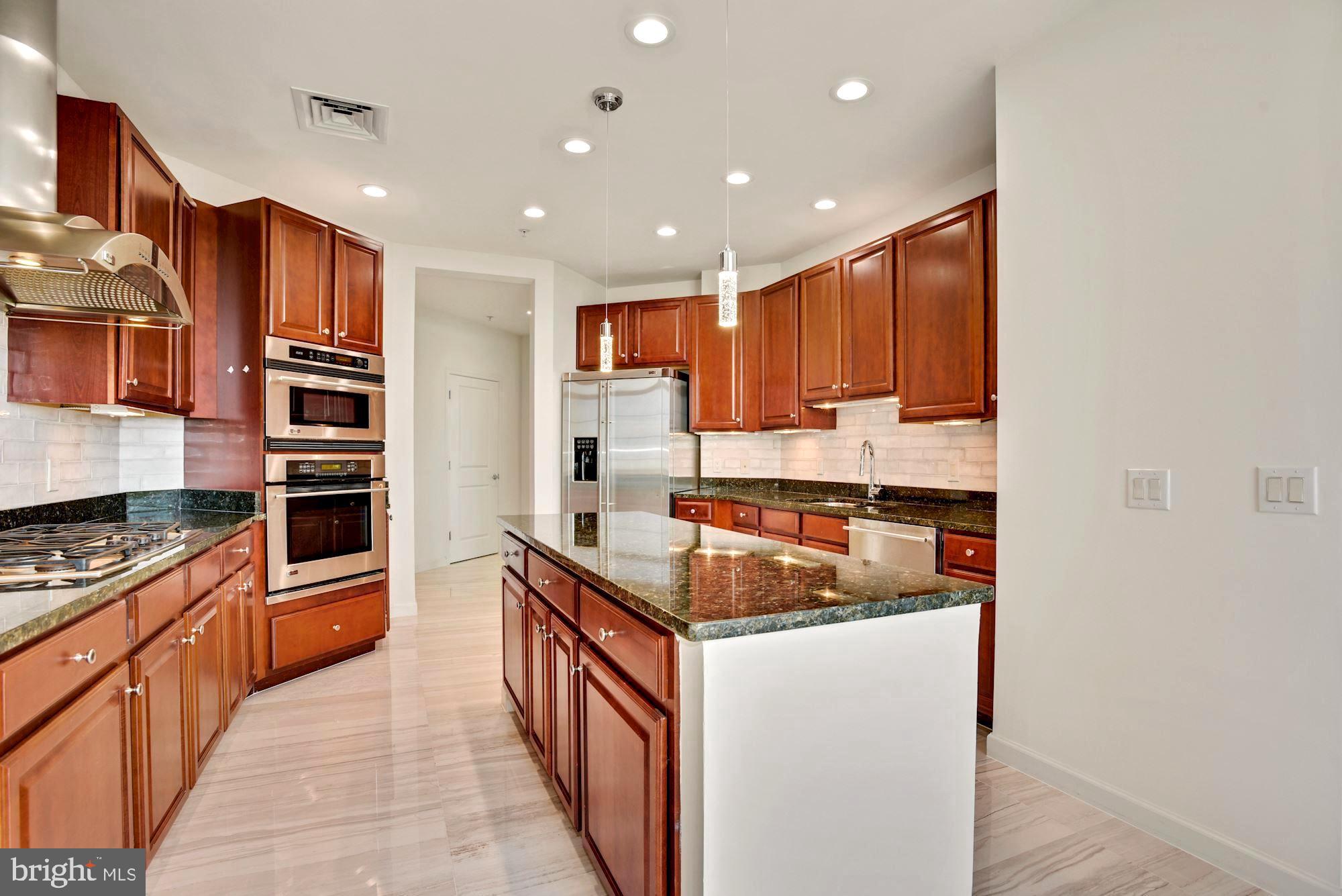 RESTON - Residential