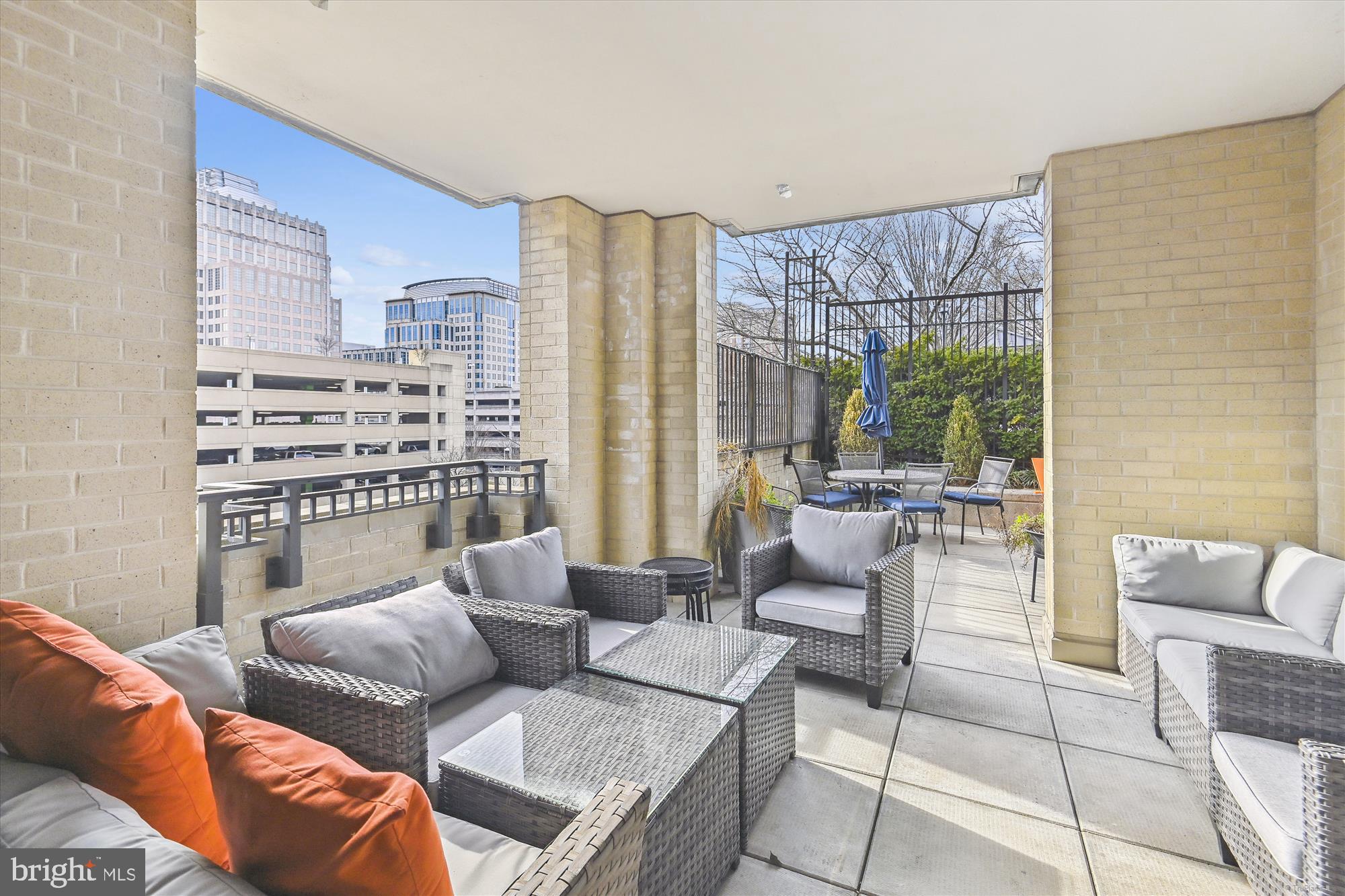 RESTON - Residential