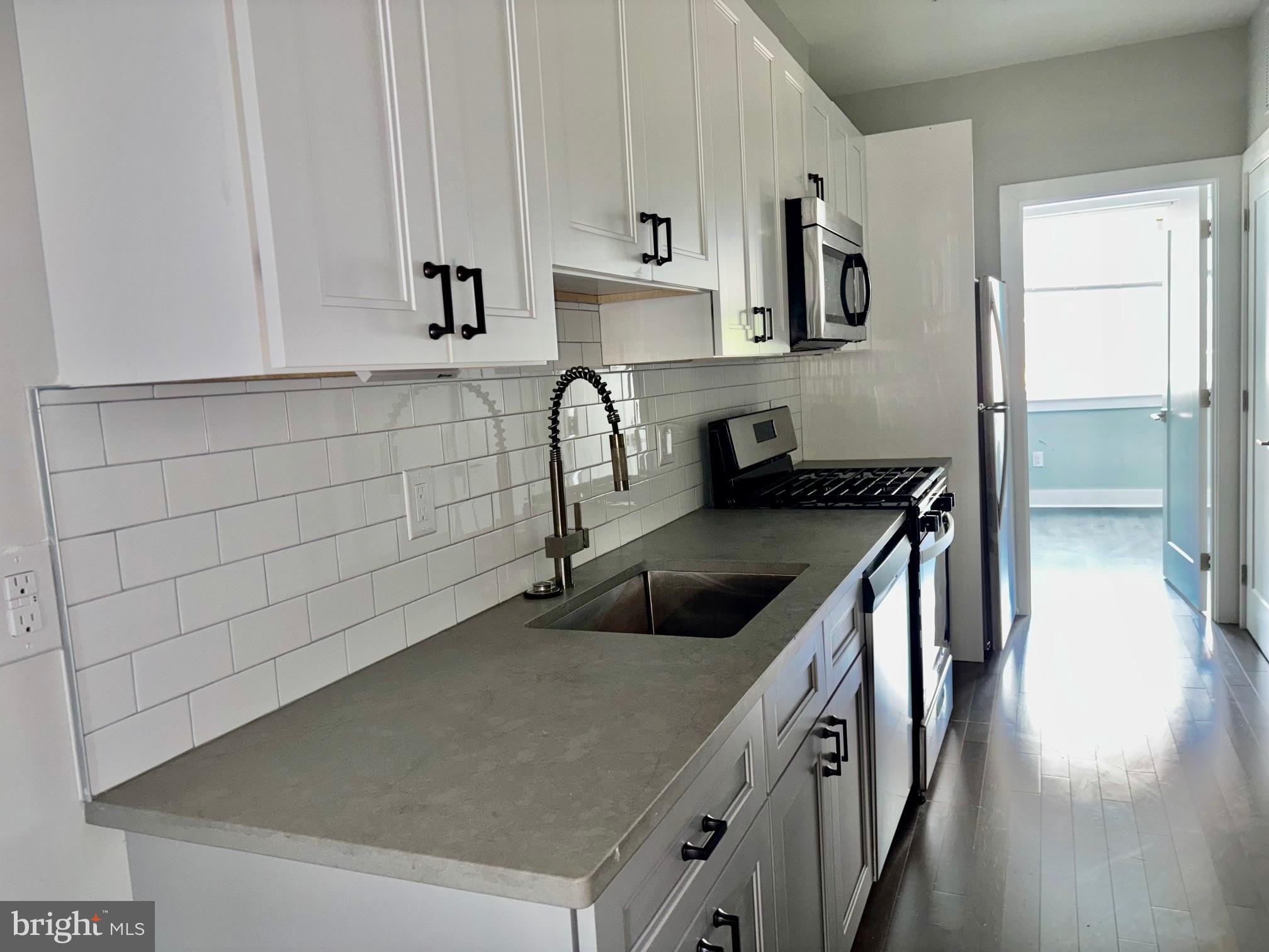 UNIVERSITY CITY - Residential Lease