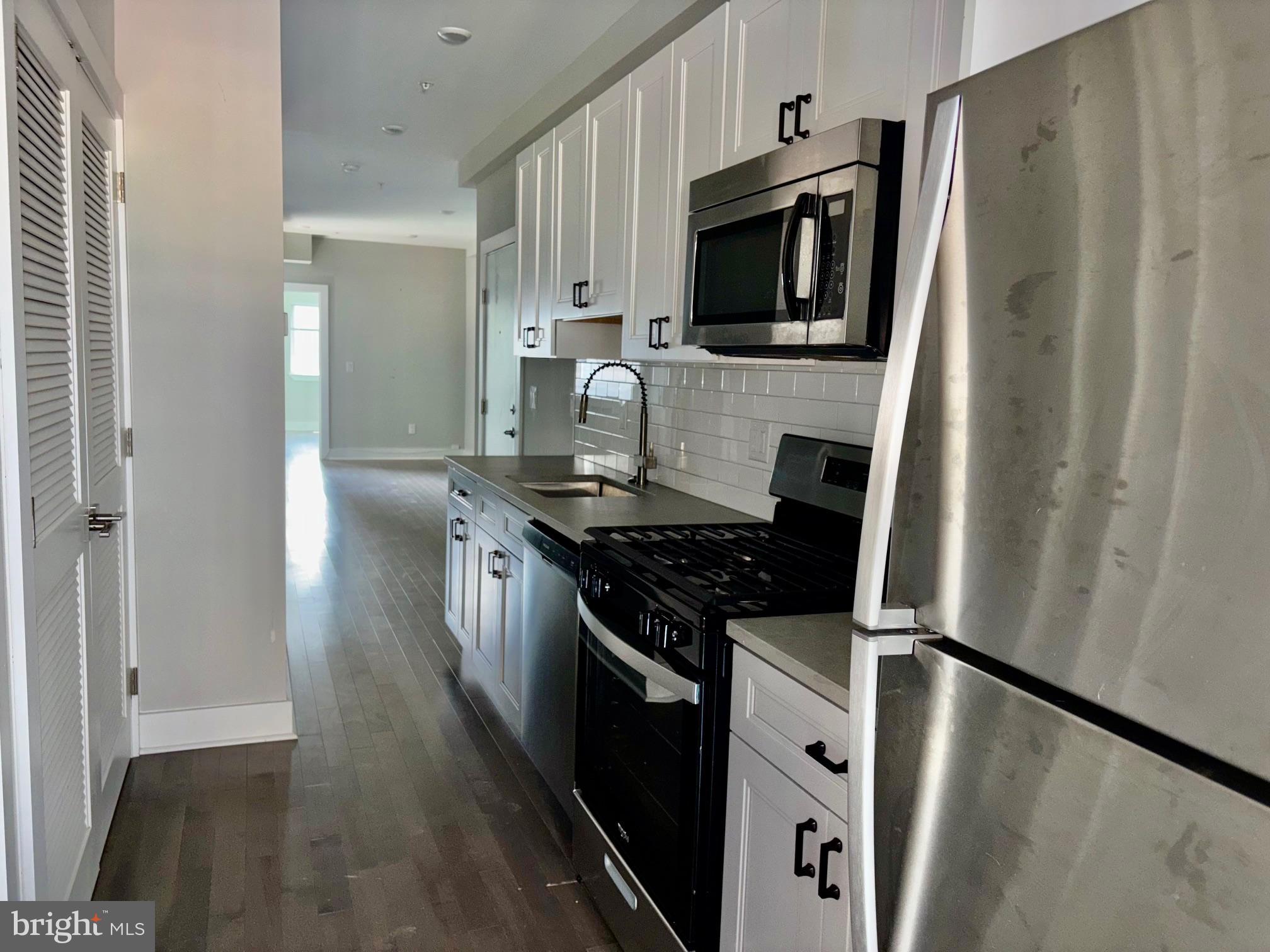 UNIVERSITY CITY - Residential Lease