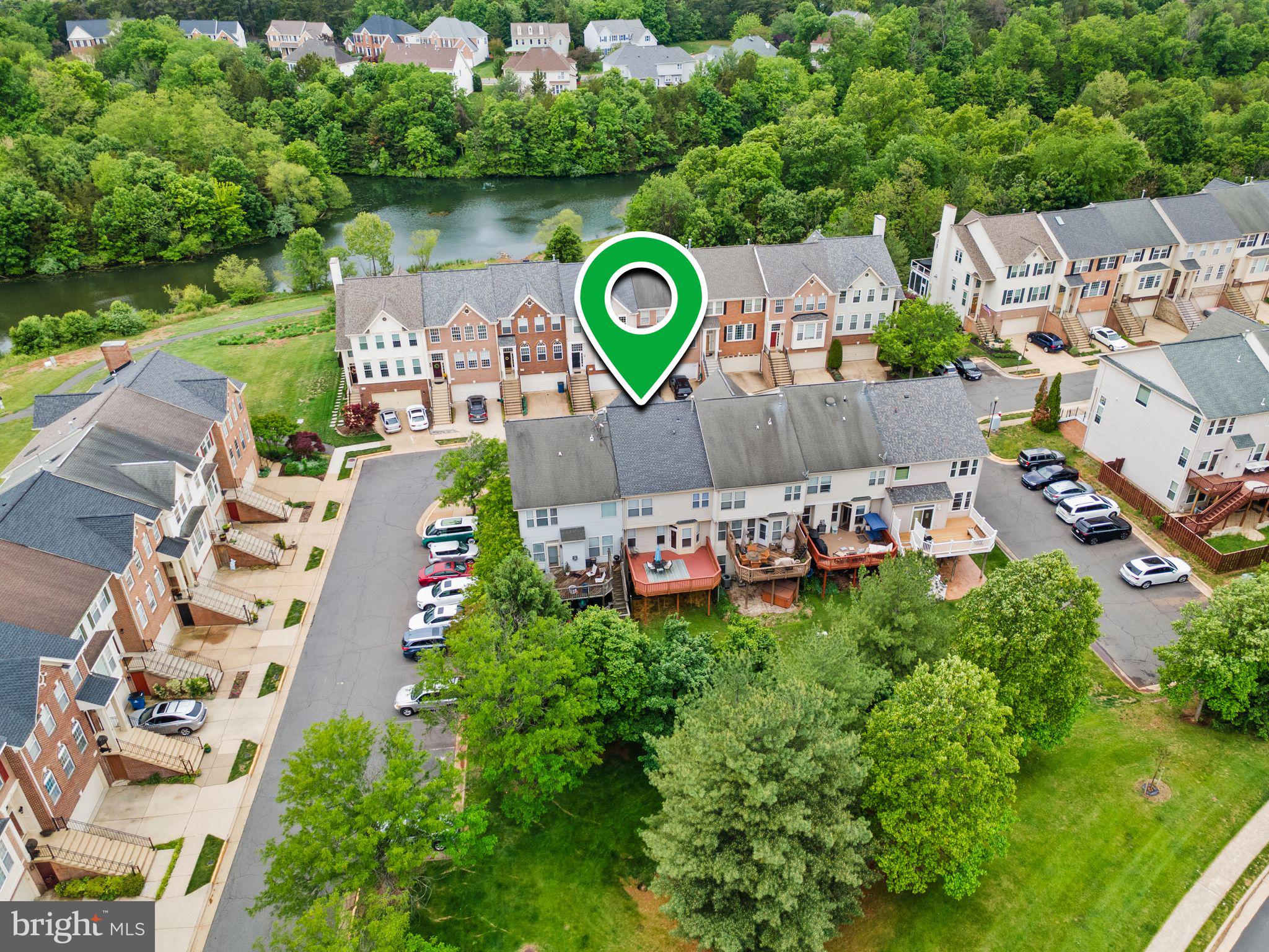 ASHBURN VILLAGE - Residential