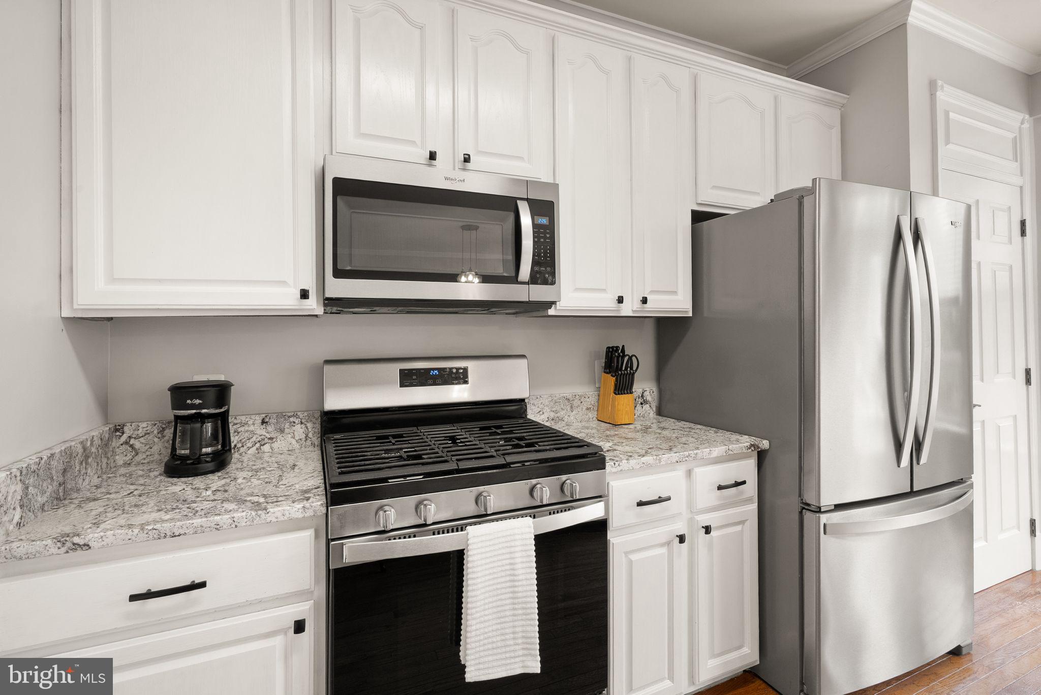 ASHBURN VILLAGE - Residential