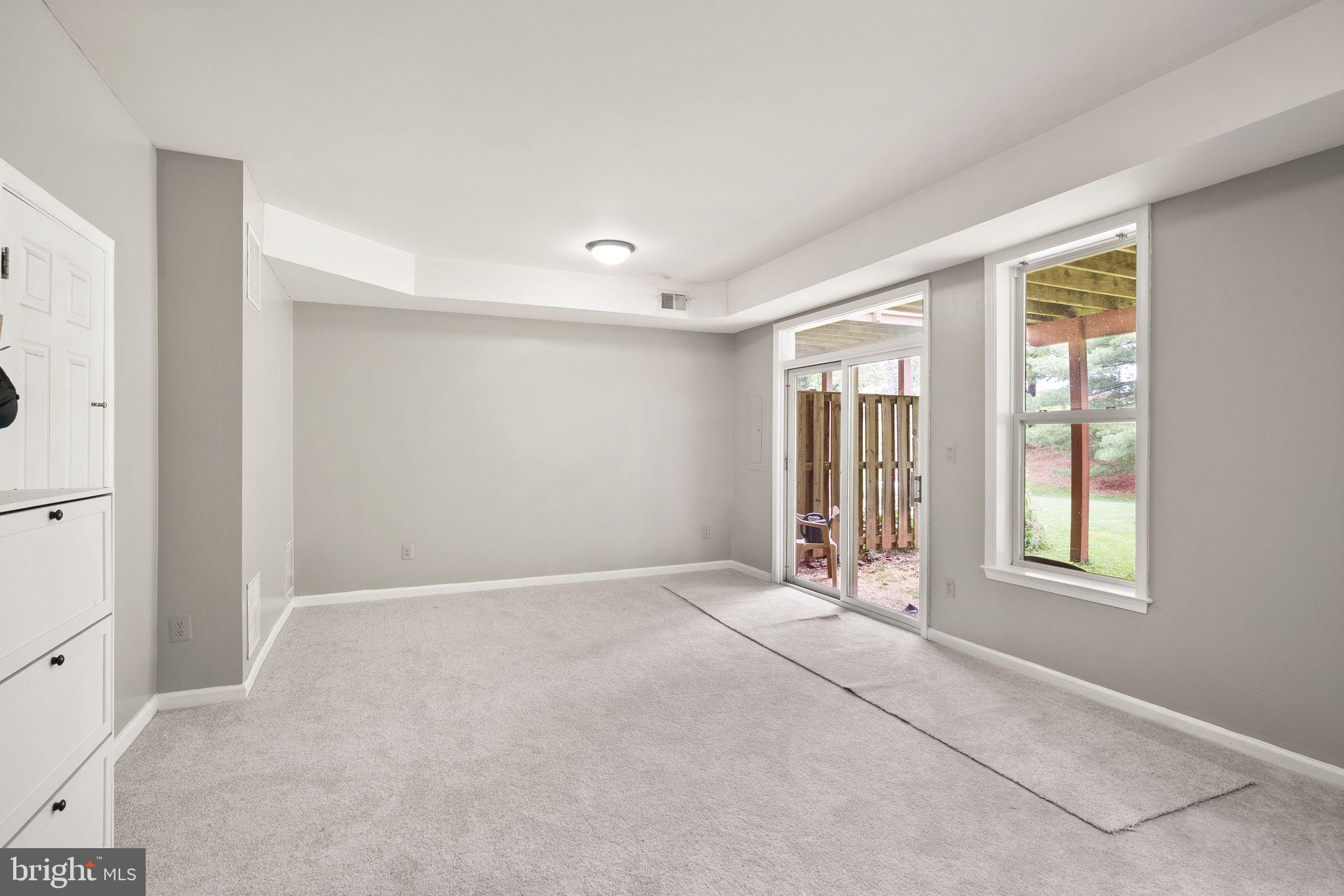 ASHBURN VILLAGE - Residential