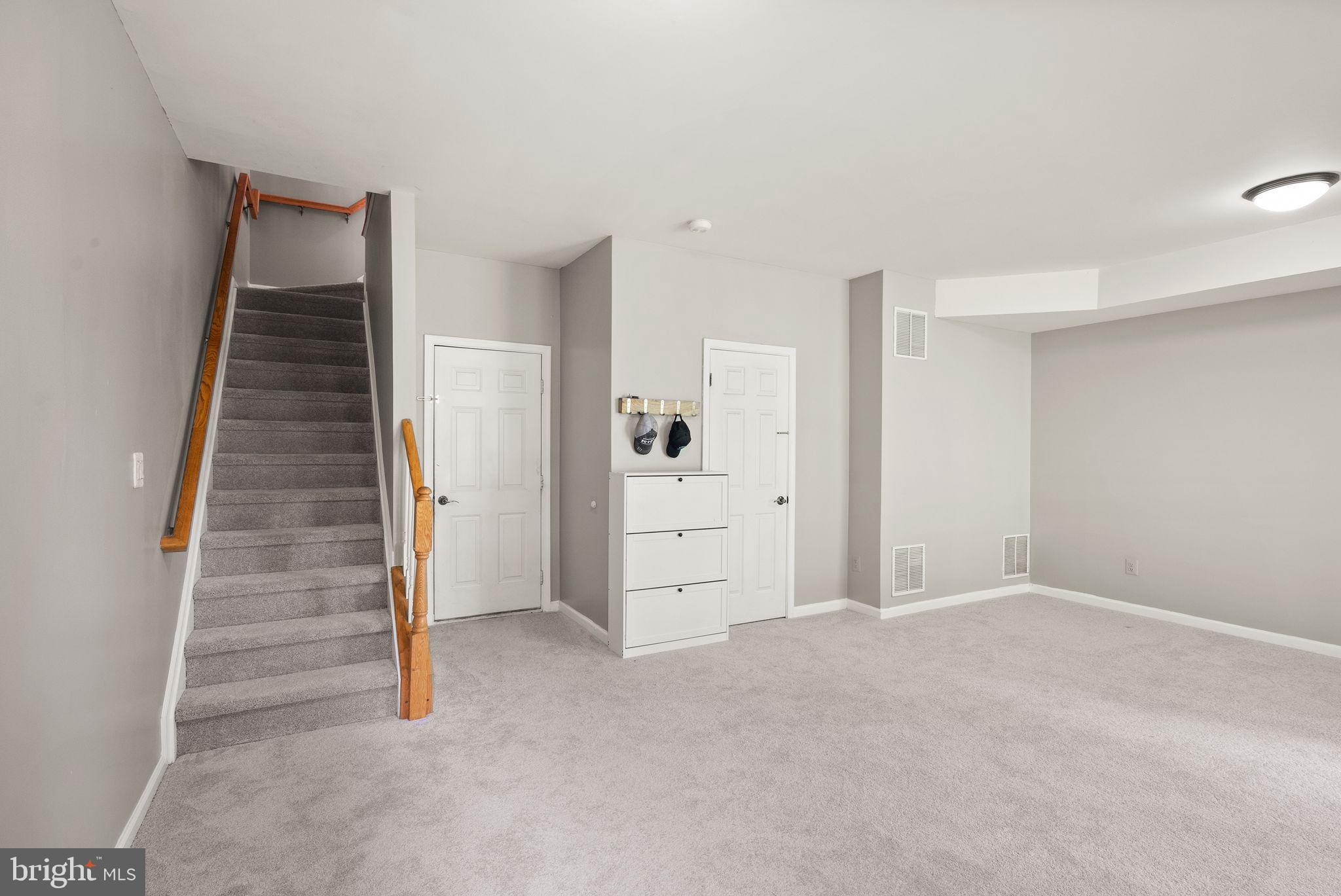 ASHBURN VILLAGE - Residential