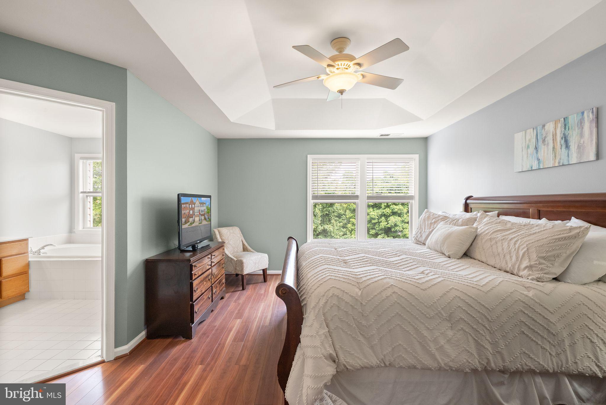 ASHBURN VILLAGE - Residential