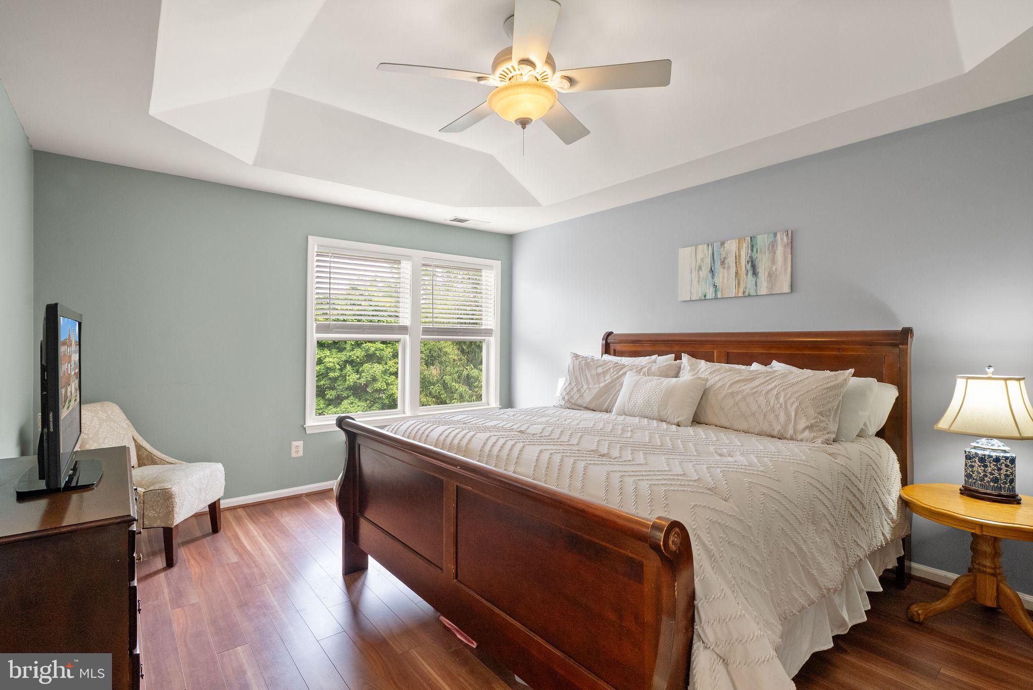 ASHBURN VILLAGE - Residential