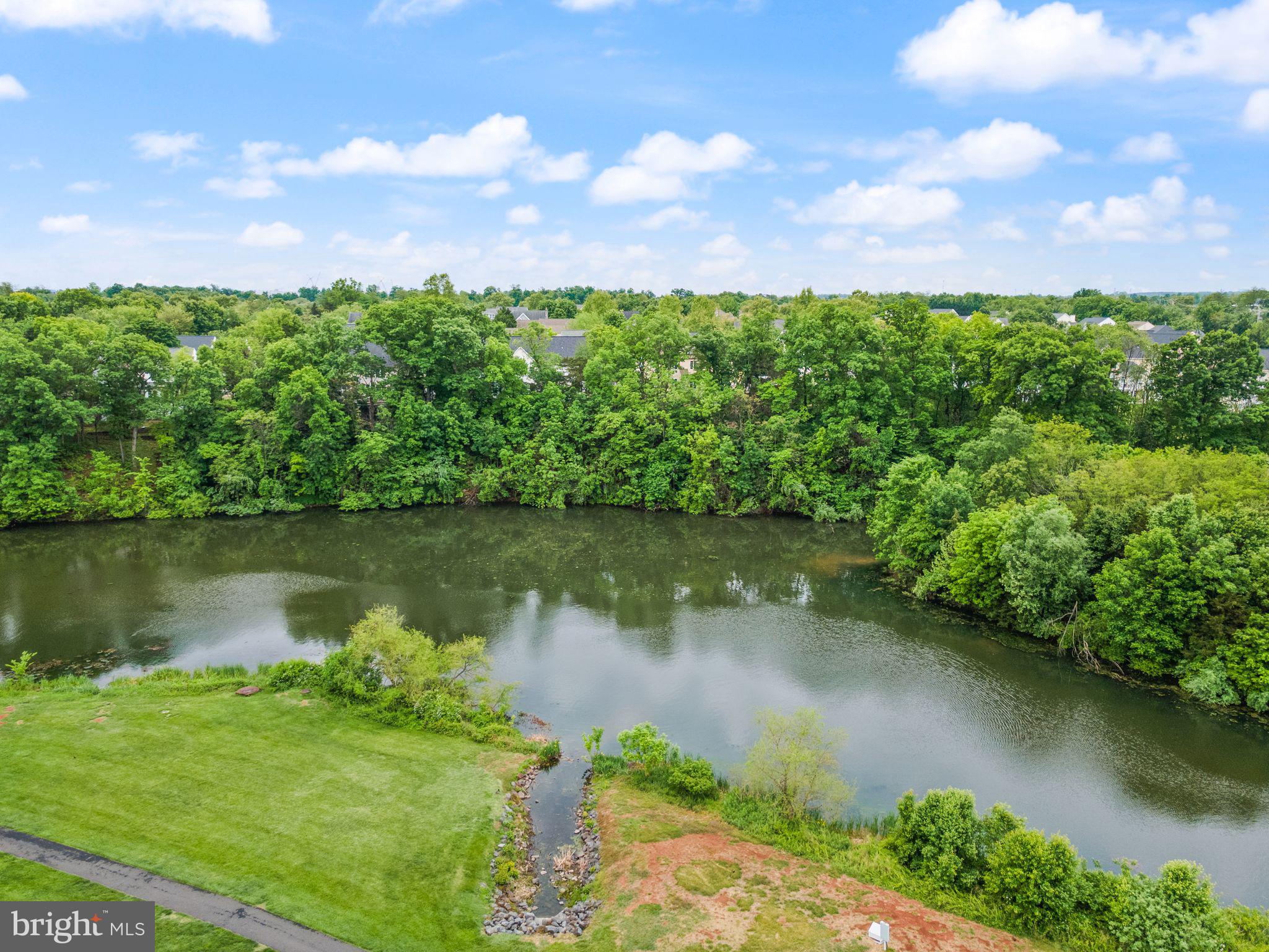 ASHBURN VILLAGE - Residential