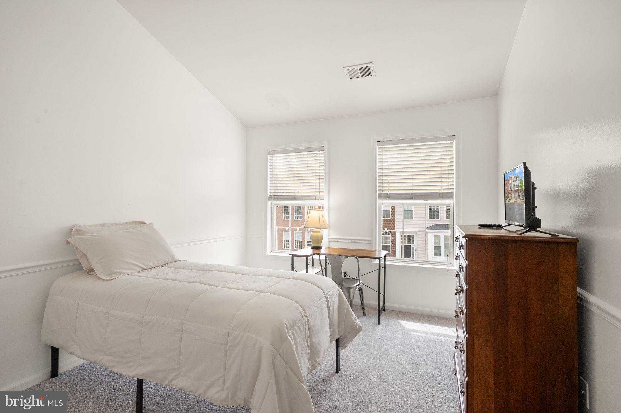 ASHBURN VILLAGE - Residential