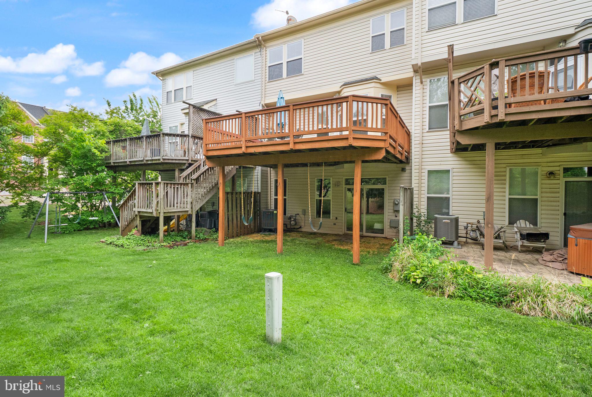ASHBURN VILLAGE - Residential