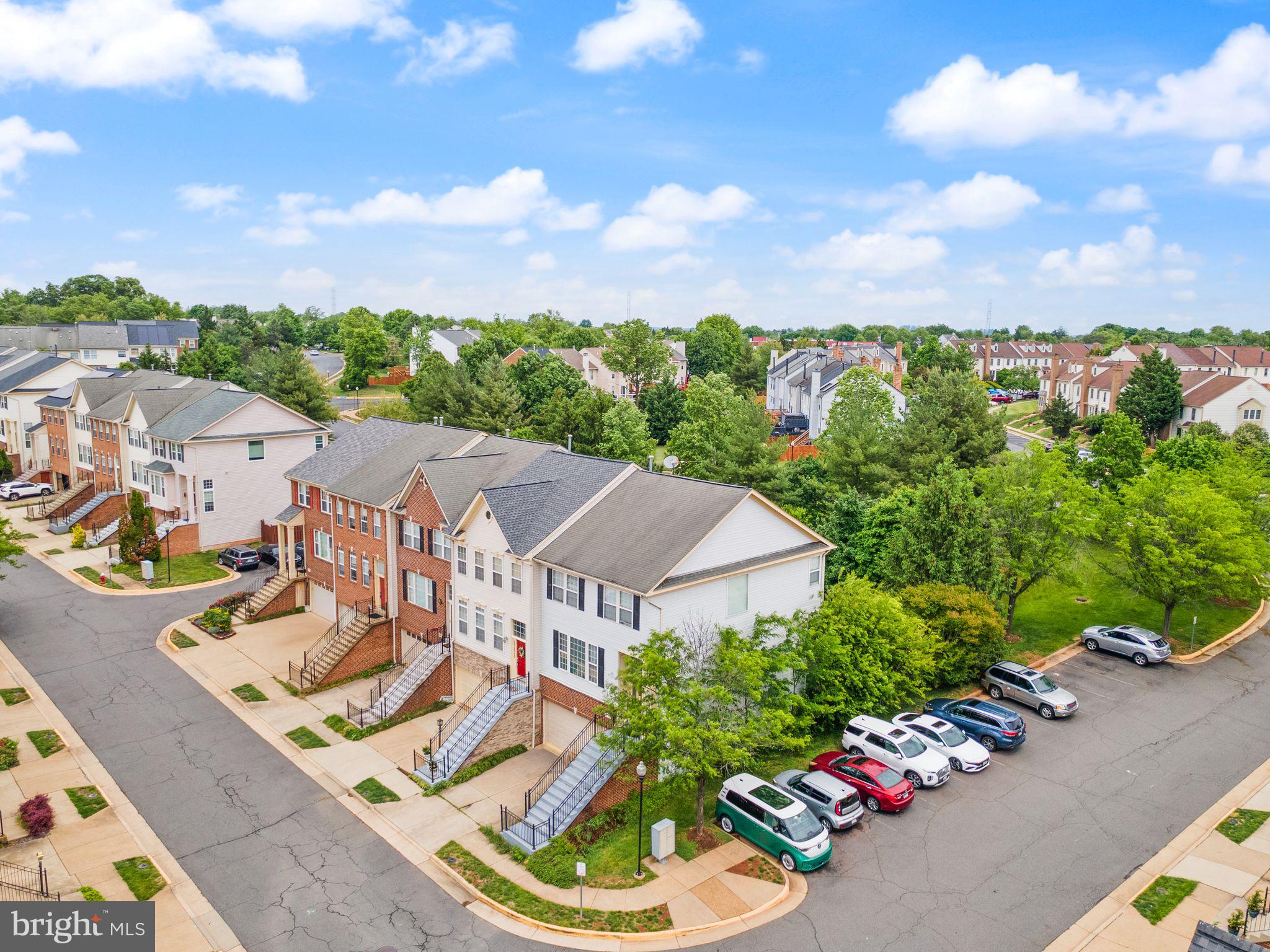 ASHBURN VILLAGE - Residential