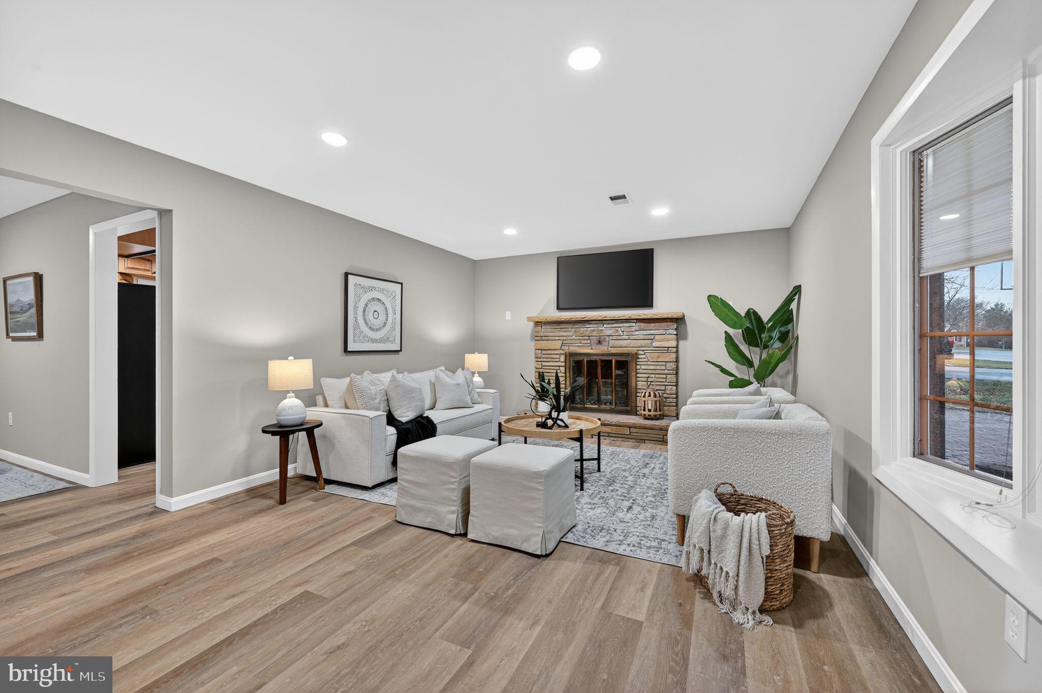 CLOVERTON - Residential