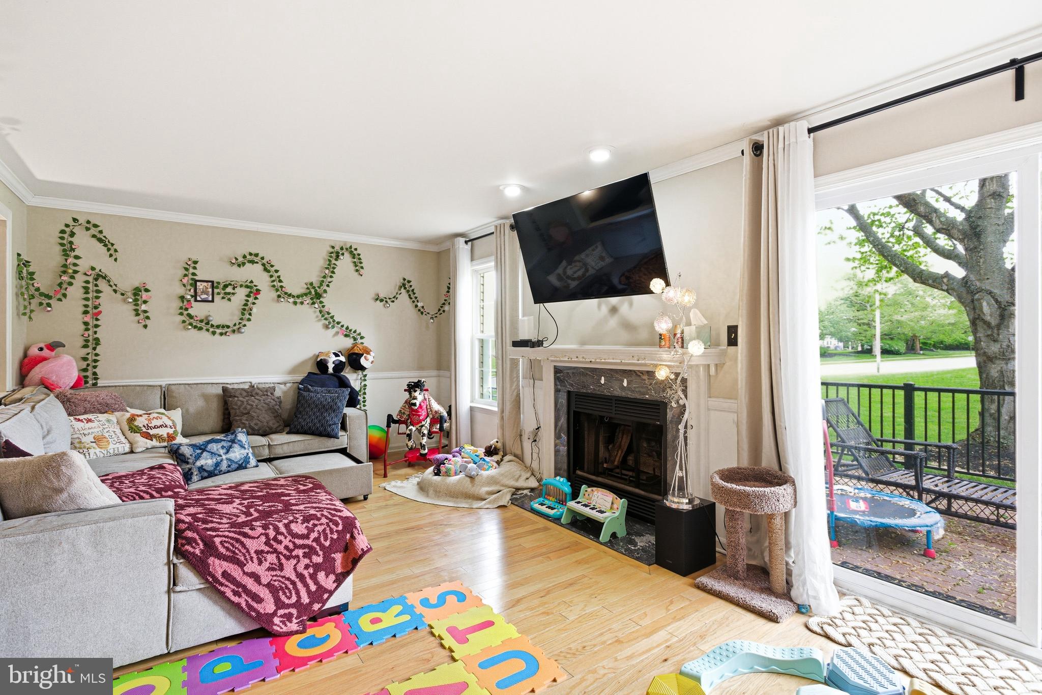 2102 DORAL DRIVE