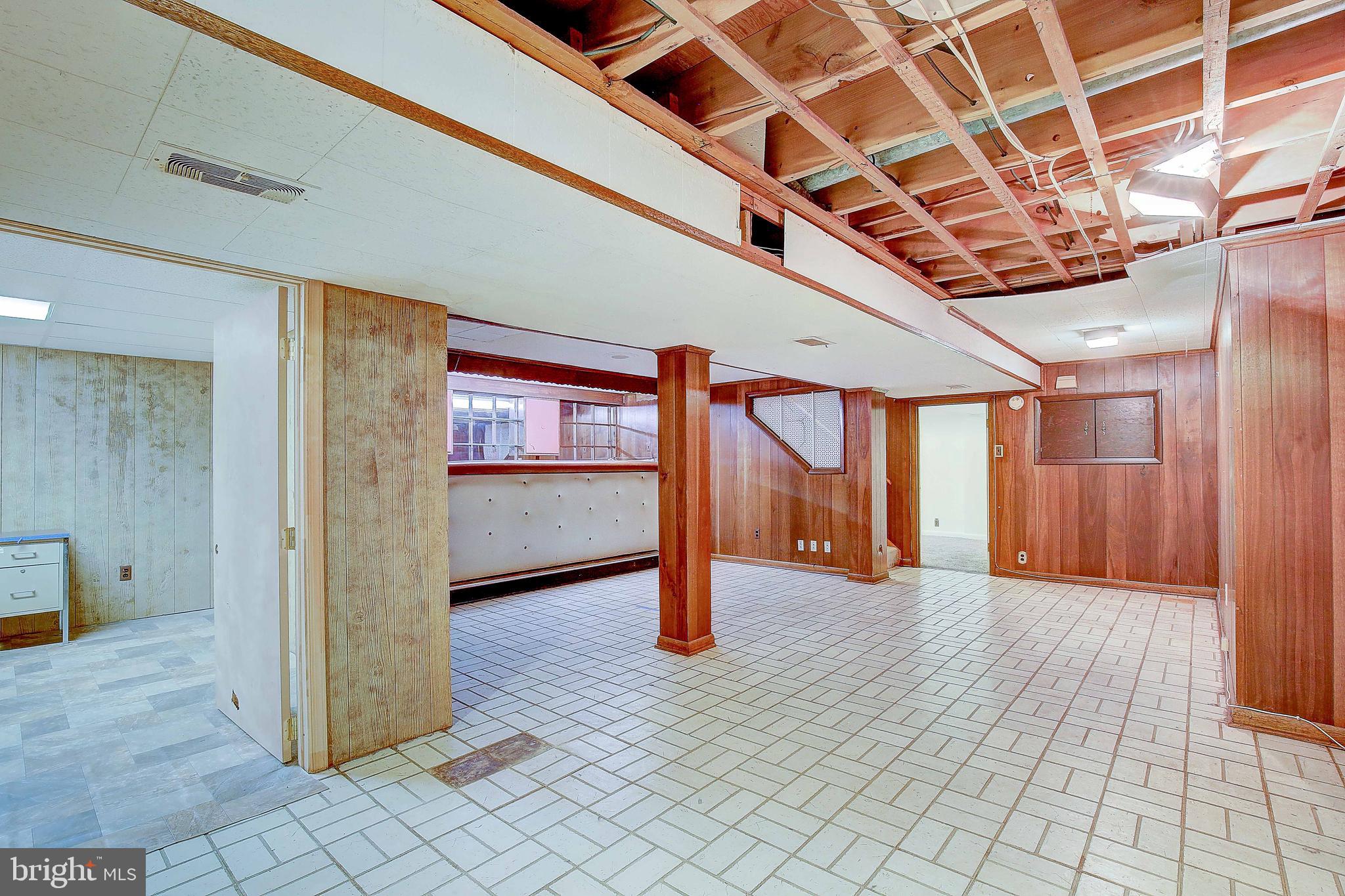 WARRLINDA VILLAGE - Residential