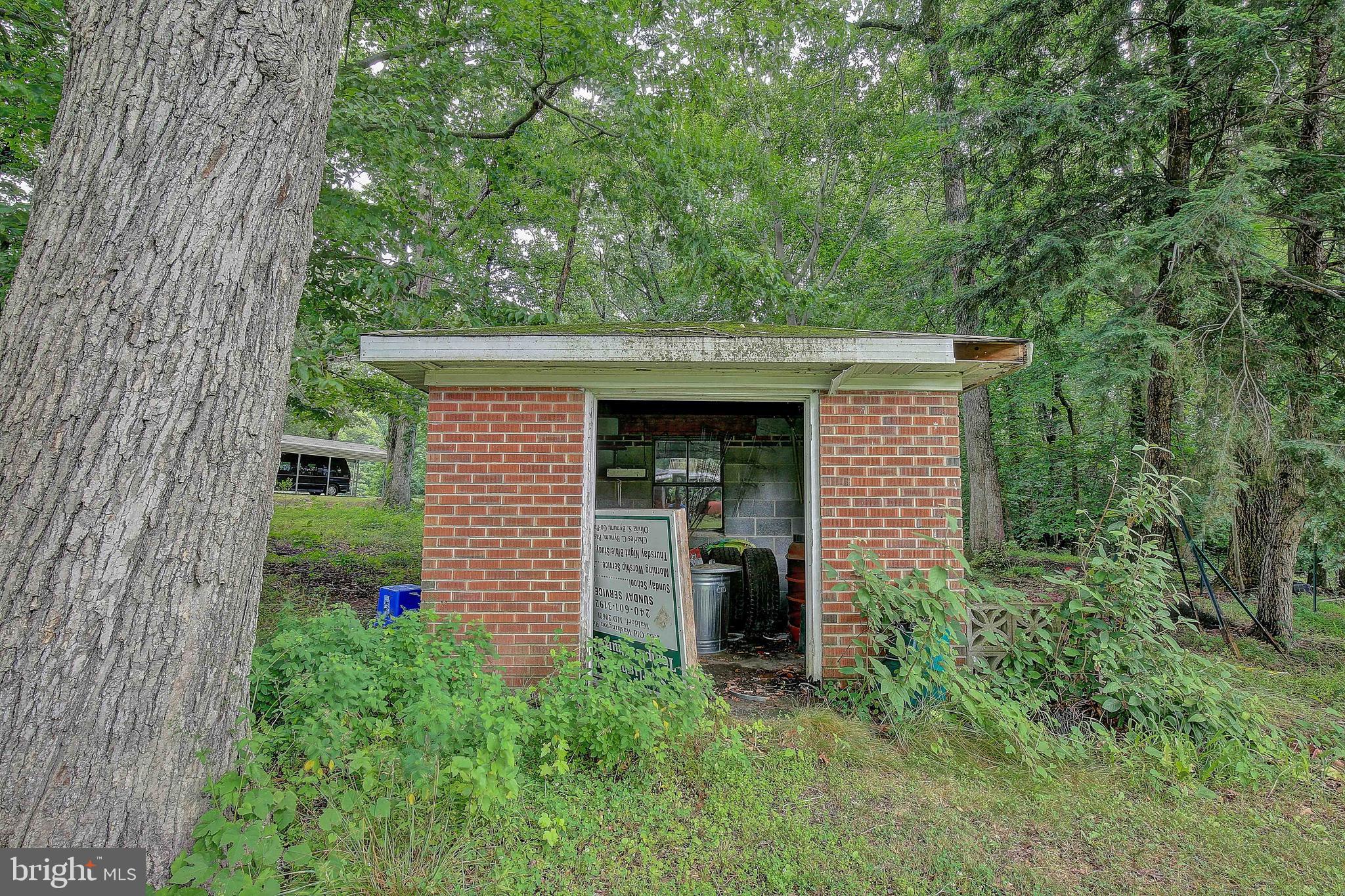 WARRLINDA VILLAGE - Residential