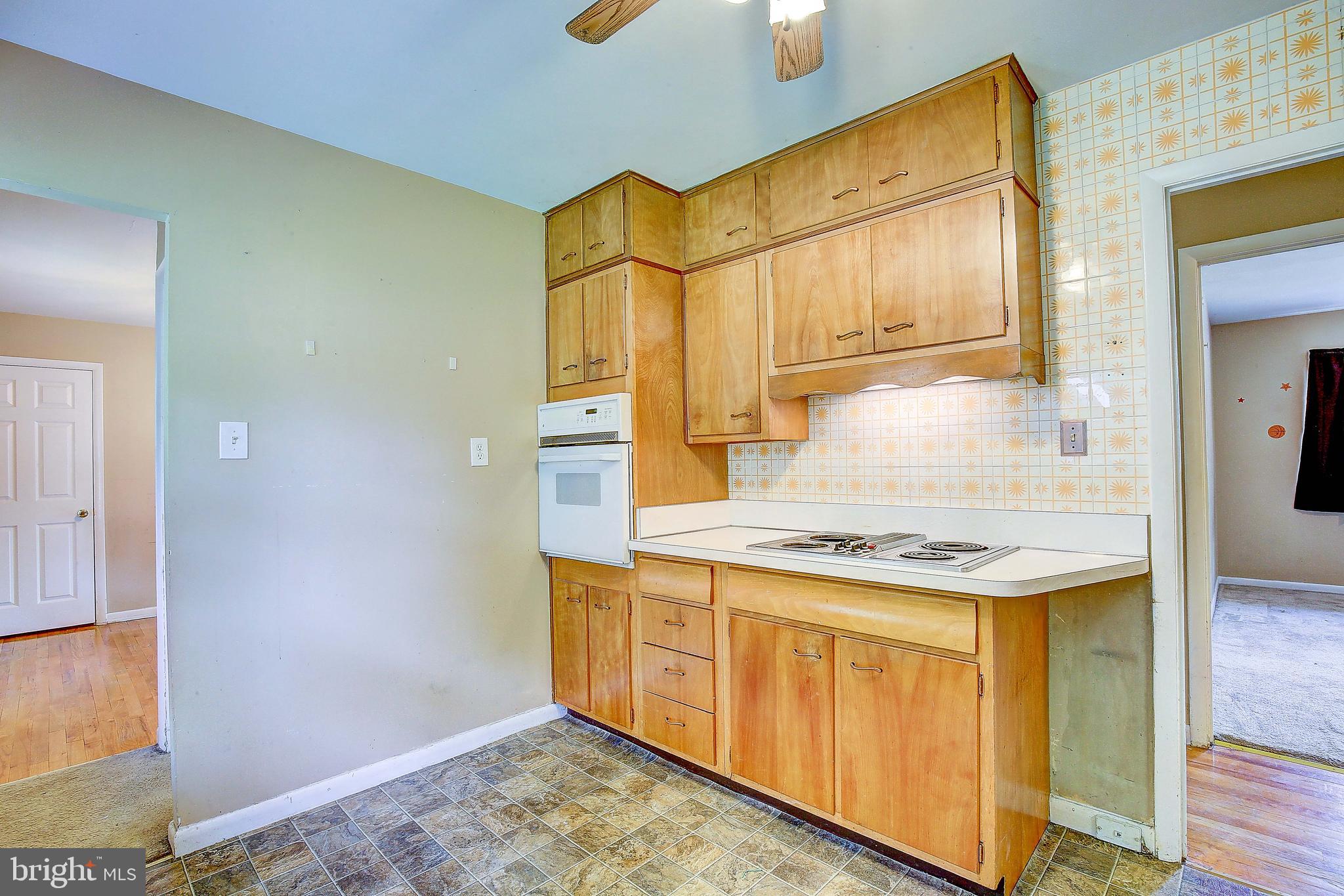 WARRLINDA VILLAGE - Residential