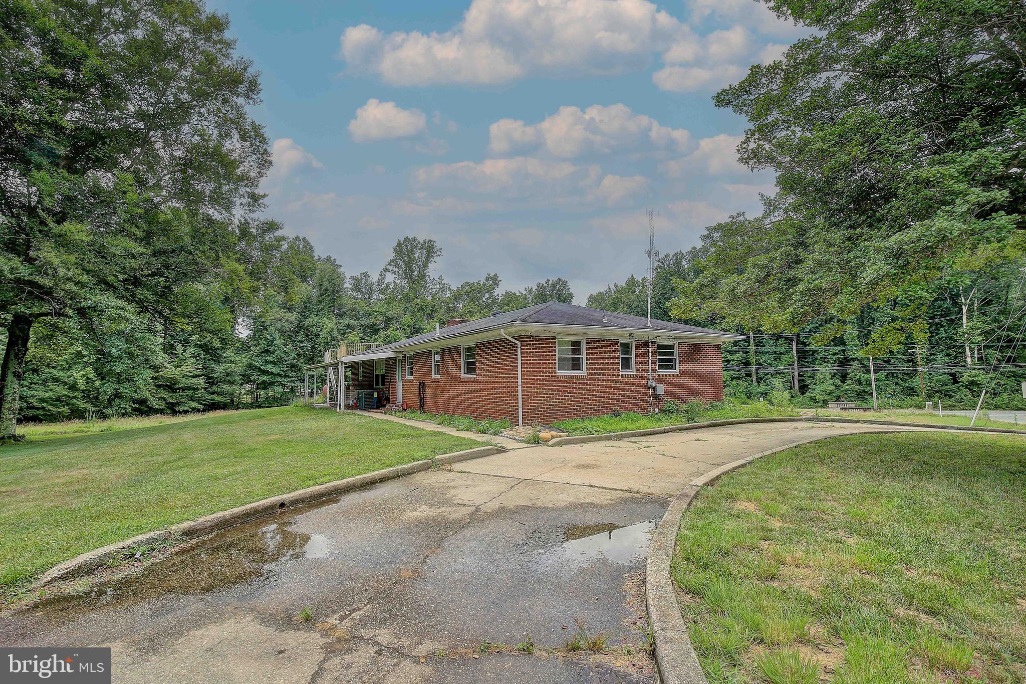 WARRLINDA VILLAGE - Residential