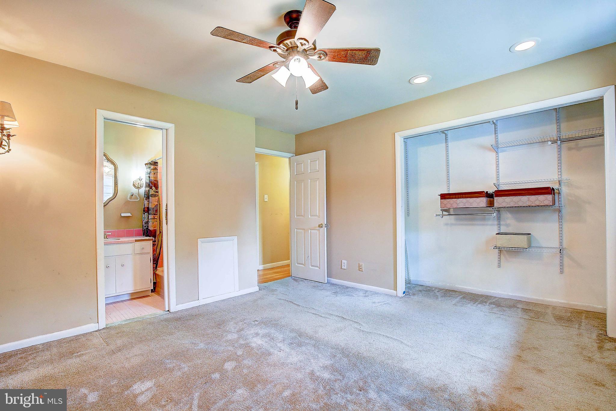 WARRLINDA VILLAGE - Residential