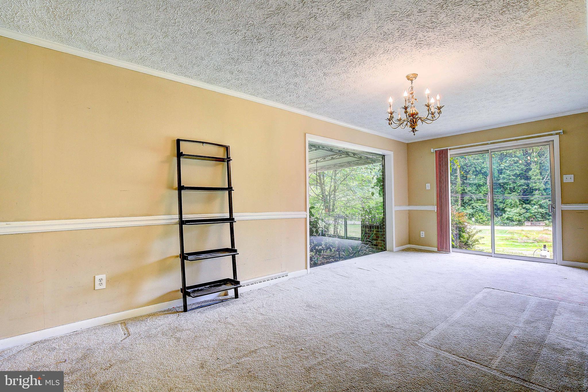 WARRLINDA VILLAGE - Residential