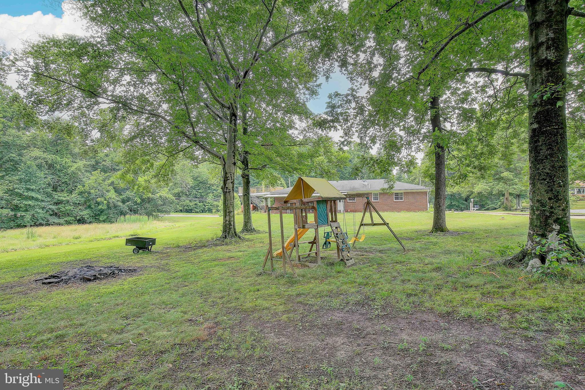 WARRLINDA VILLAGE - Residential