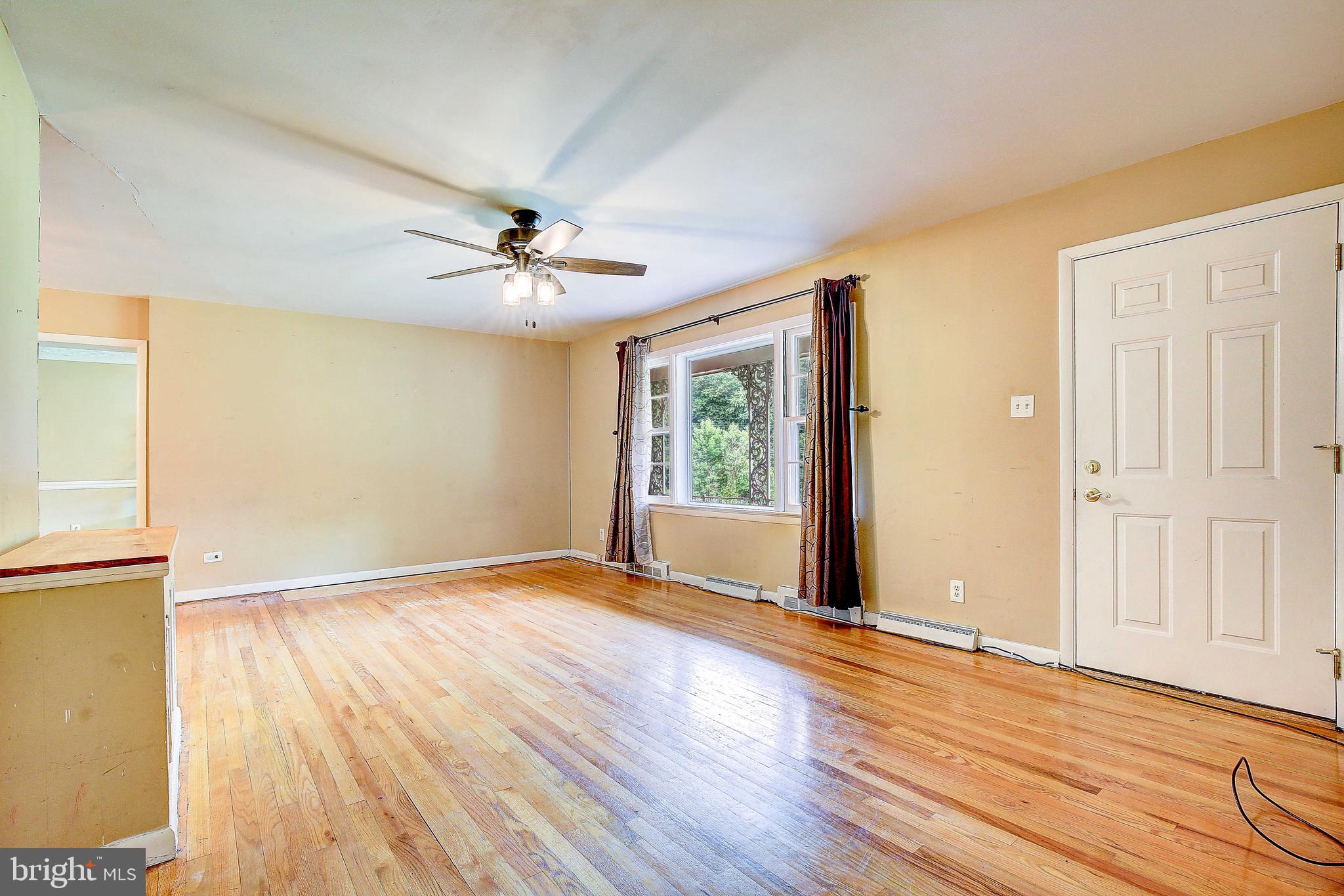 WARRLINDA VILLAGE - Residential