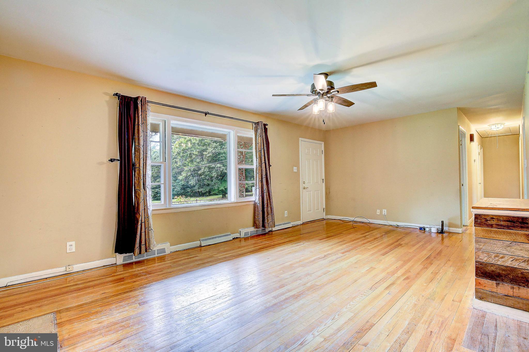 WARRLINDA VILLAGE - Residential