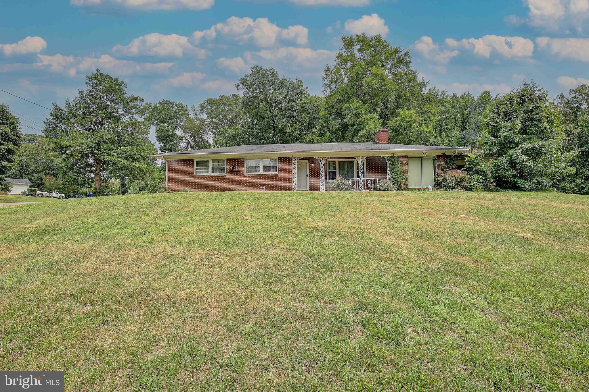 WARRLINDA VILLAGE - Residential