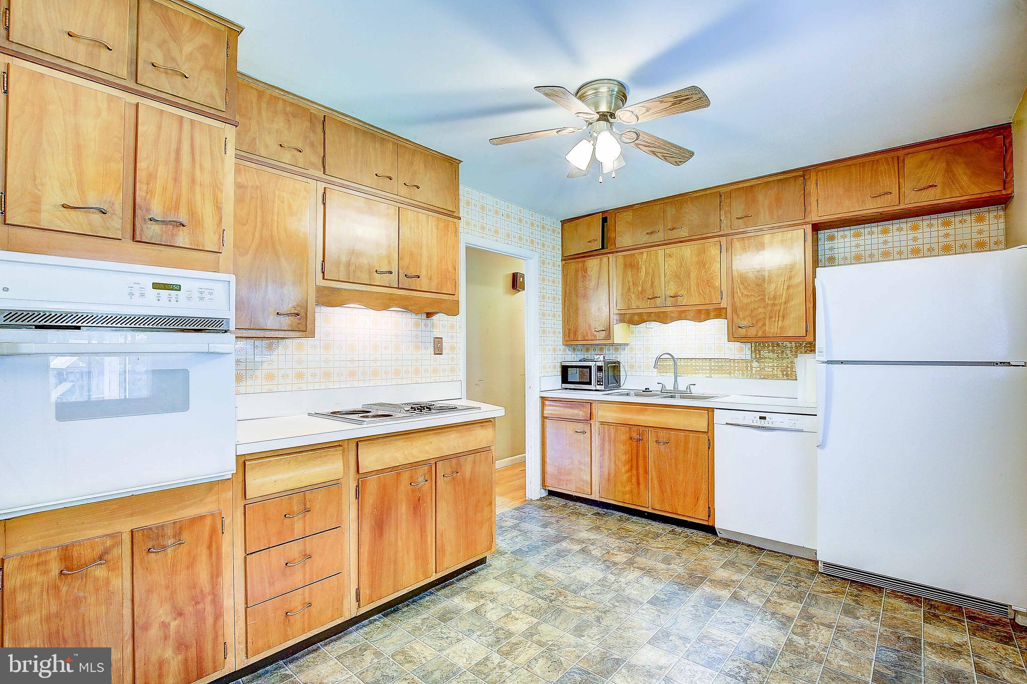 WARRLINDA VILLAGE - Residential