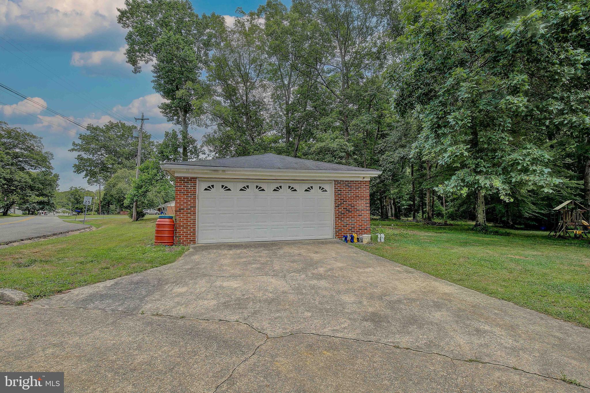 WARRLINDA VILLAGE - Residential