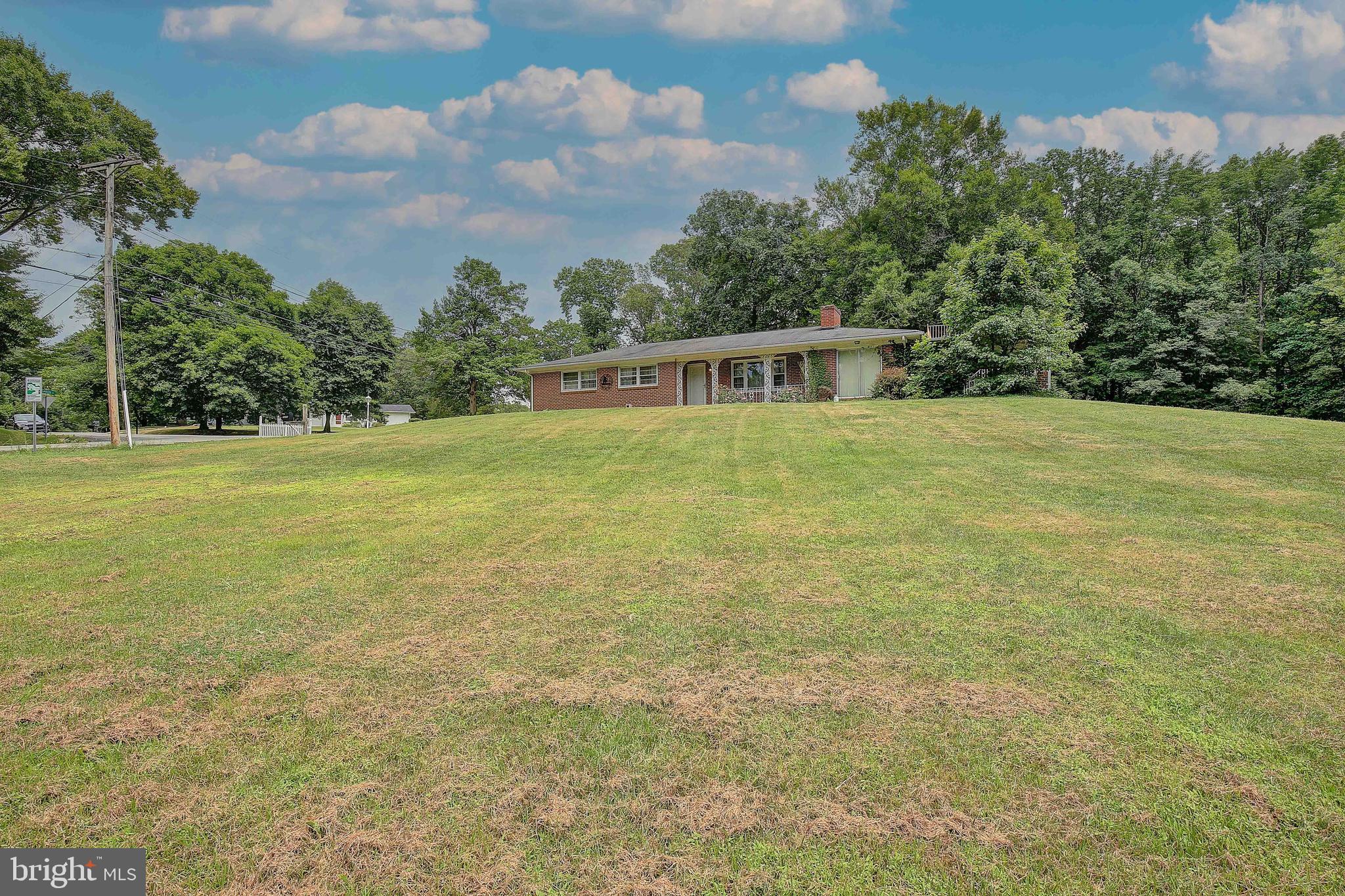 WARRLINDA VILLAGE - Residential