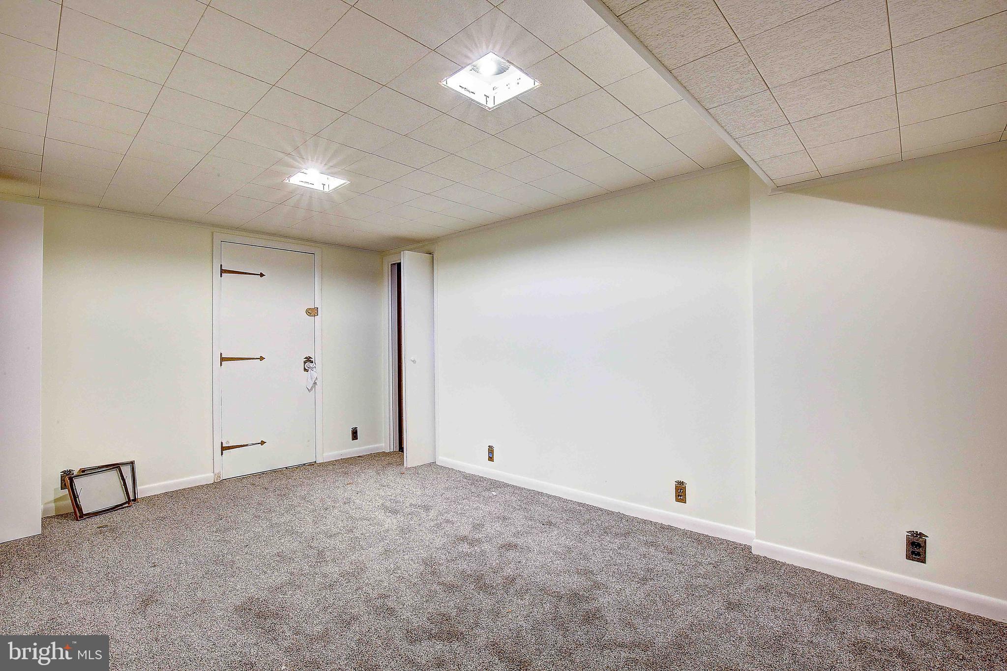 WARRLINDA VILLAGE - Residential