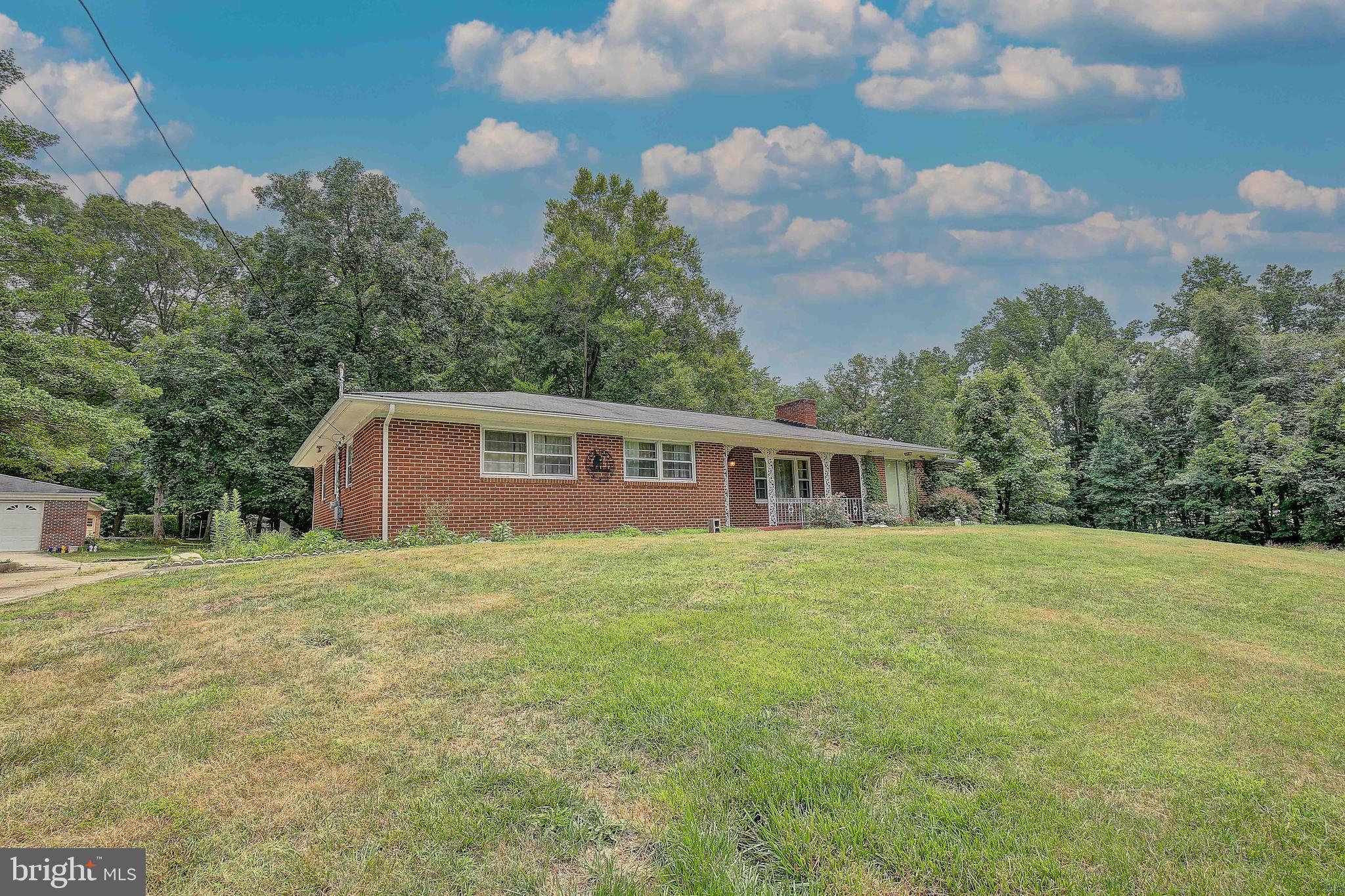 WARRLINDA VILLAGE - Residential