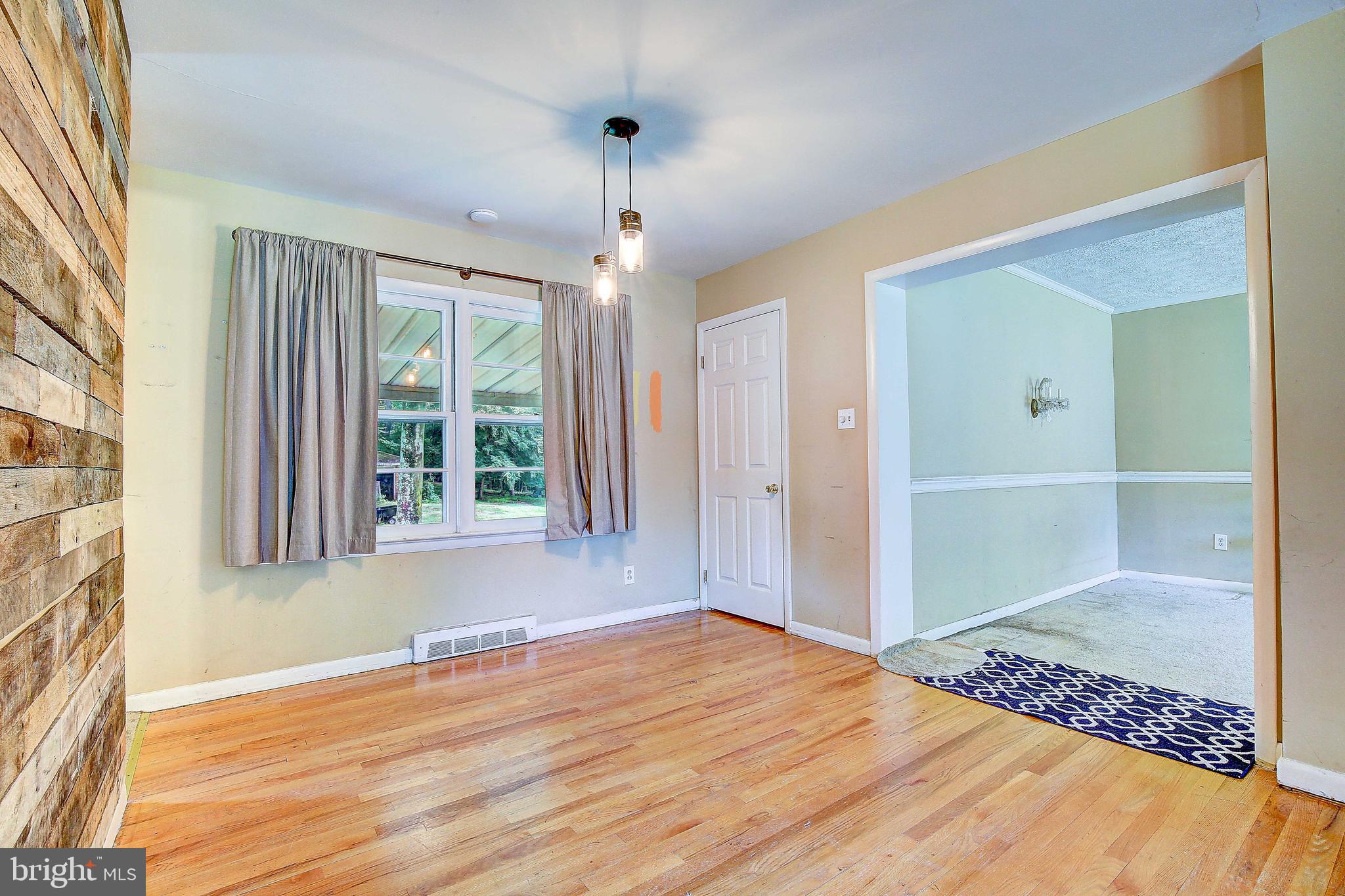 WARRLINDA VILLAGE - Residential