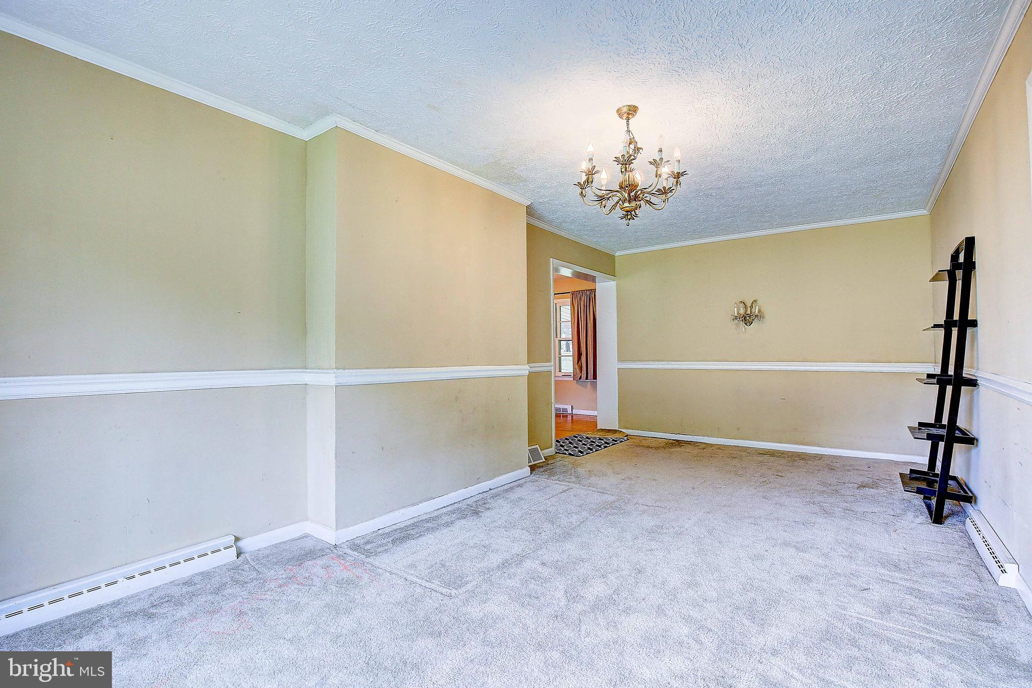 WARRLINDA VILLAGE - Residential