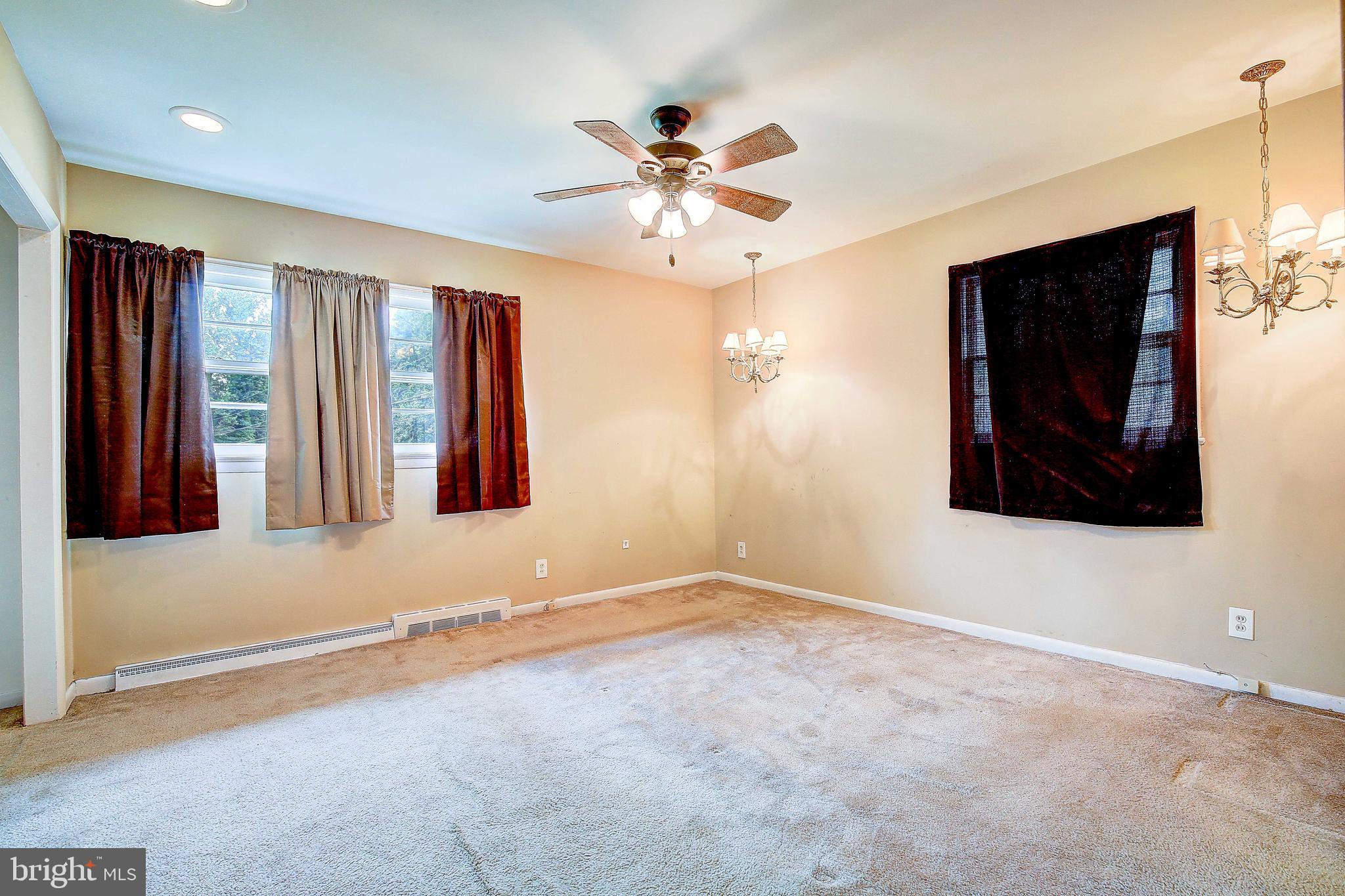 WARRLINDA VILLAGE - Residential