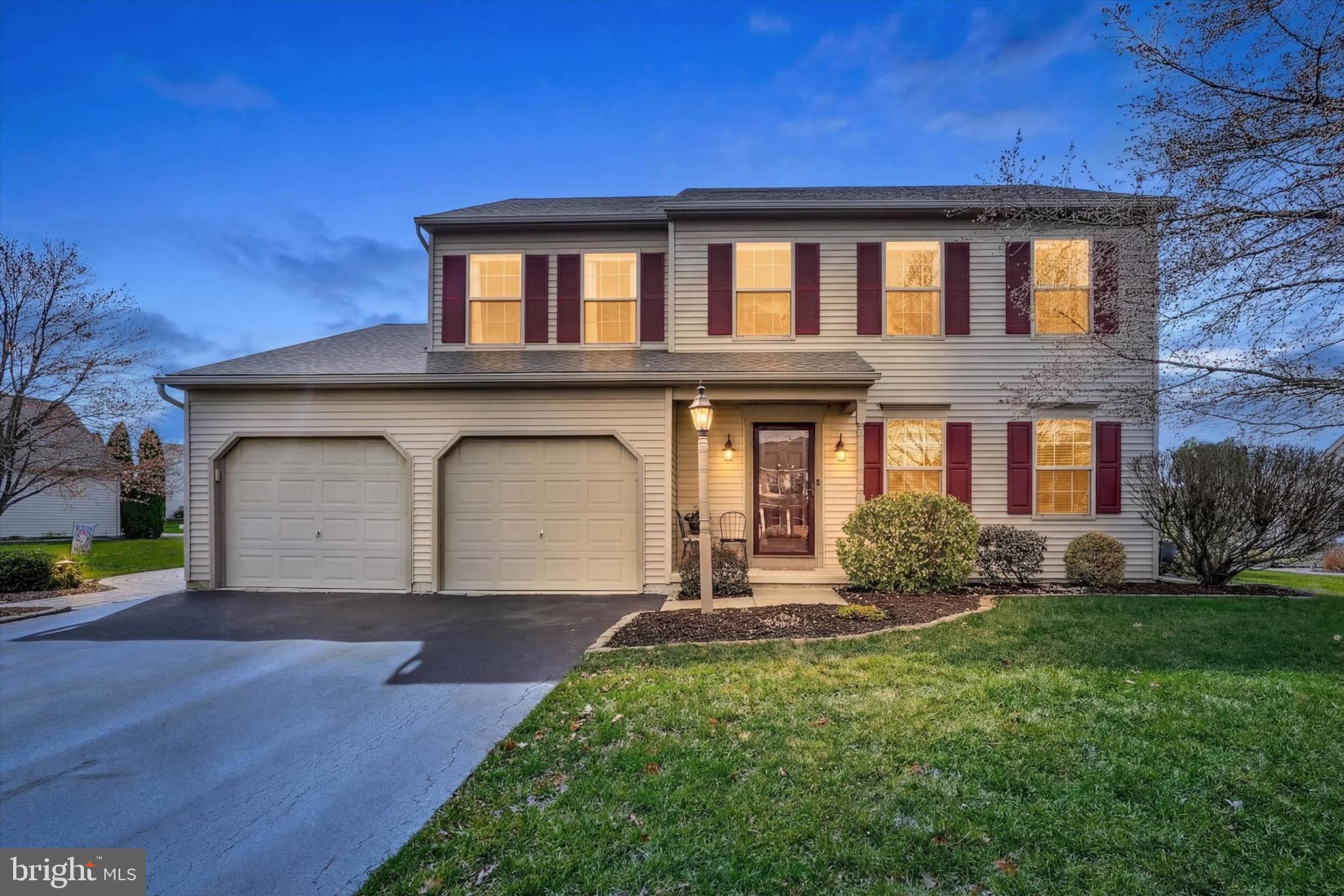 COUNTRY CLUB MANOR - Residential