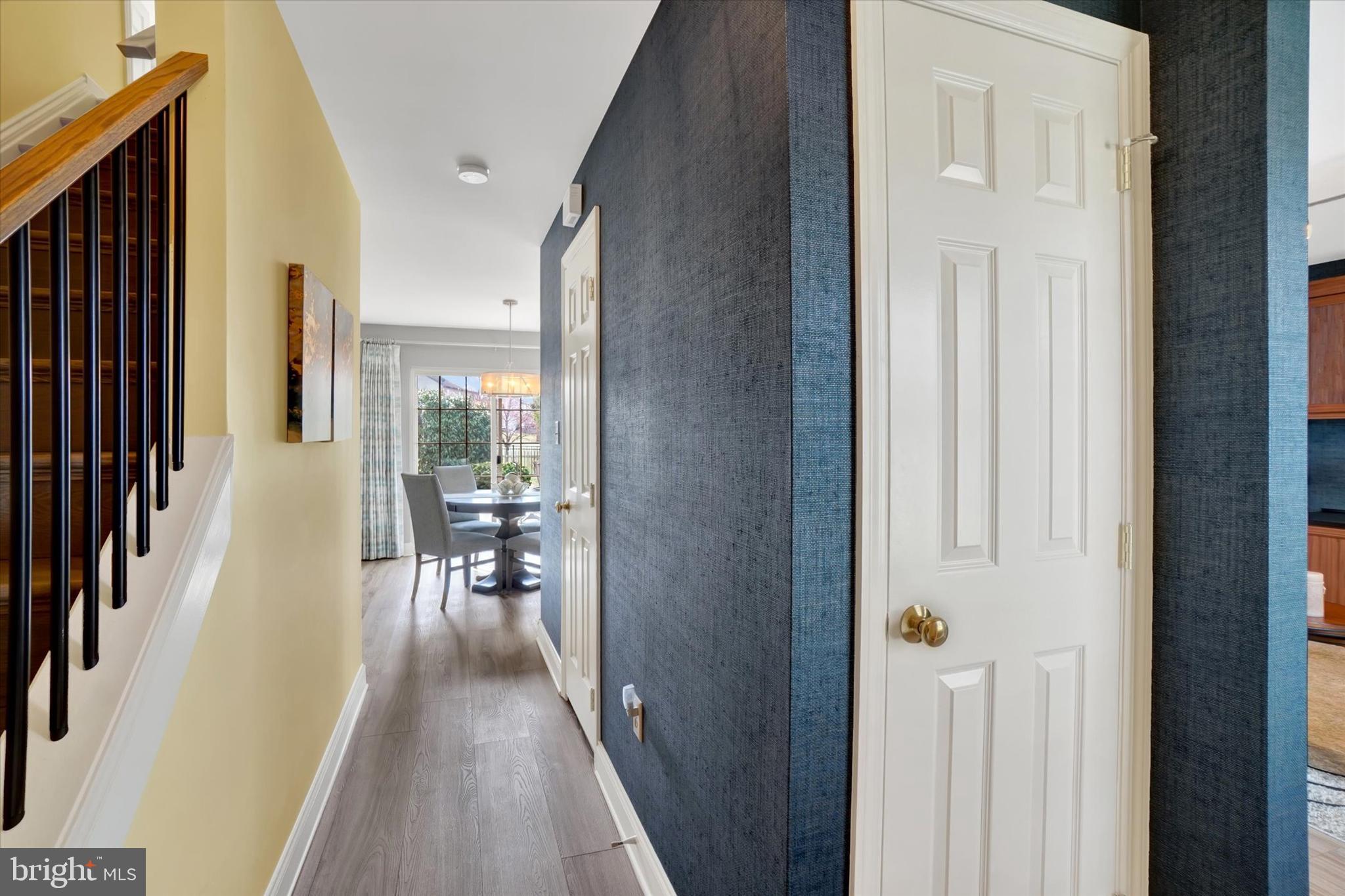 COUNTRY CLUB MANOR - Residential