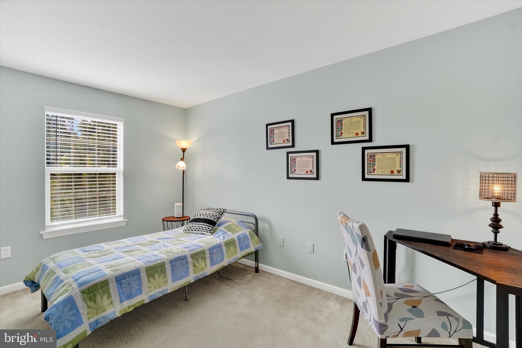 COUNTRY CLUB MANOR - Residential