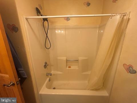 NEWTON LAKE - Residential