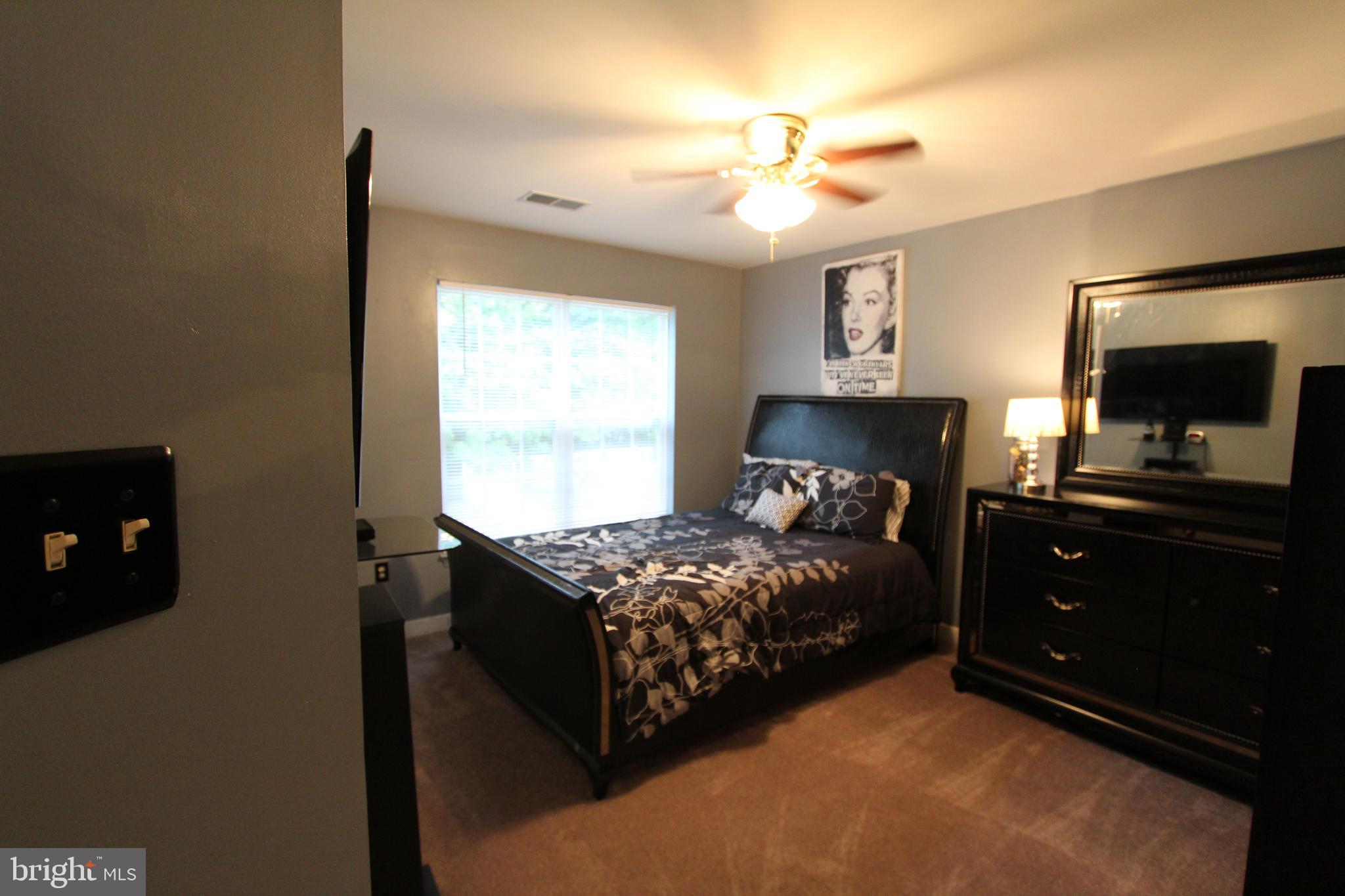 SHAMROCK MANOR - Residential