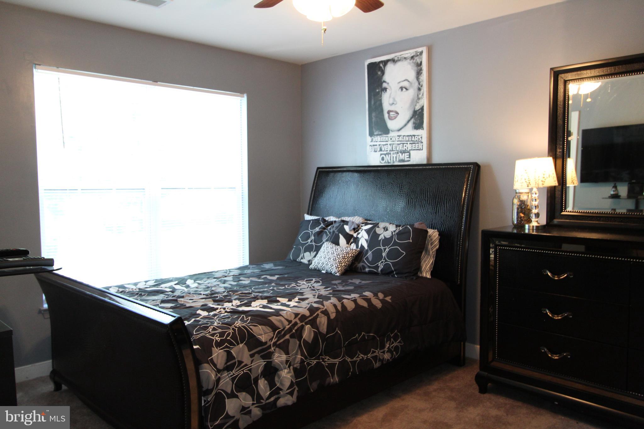 SHAMROCK MANOR - Residential