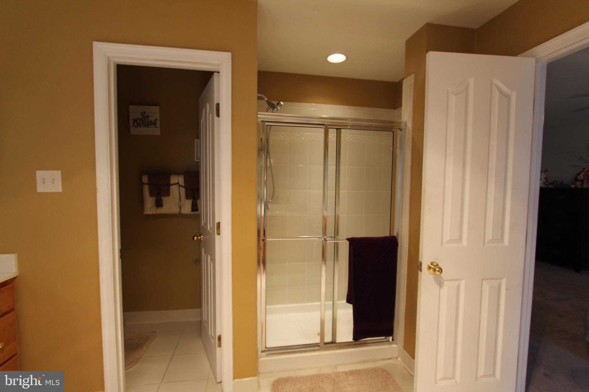 SHAMROCK MANOR - Residential