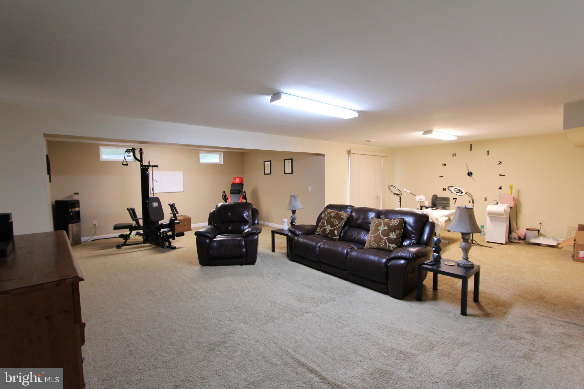 SHAMROCK MANOR - Residential