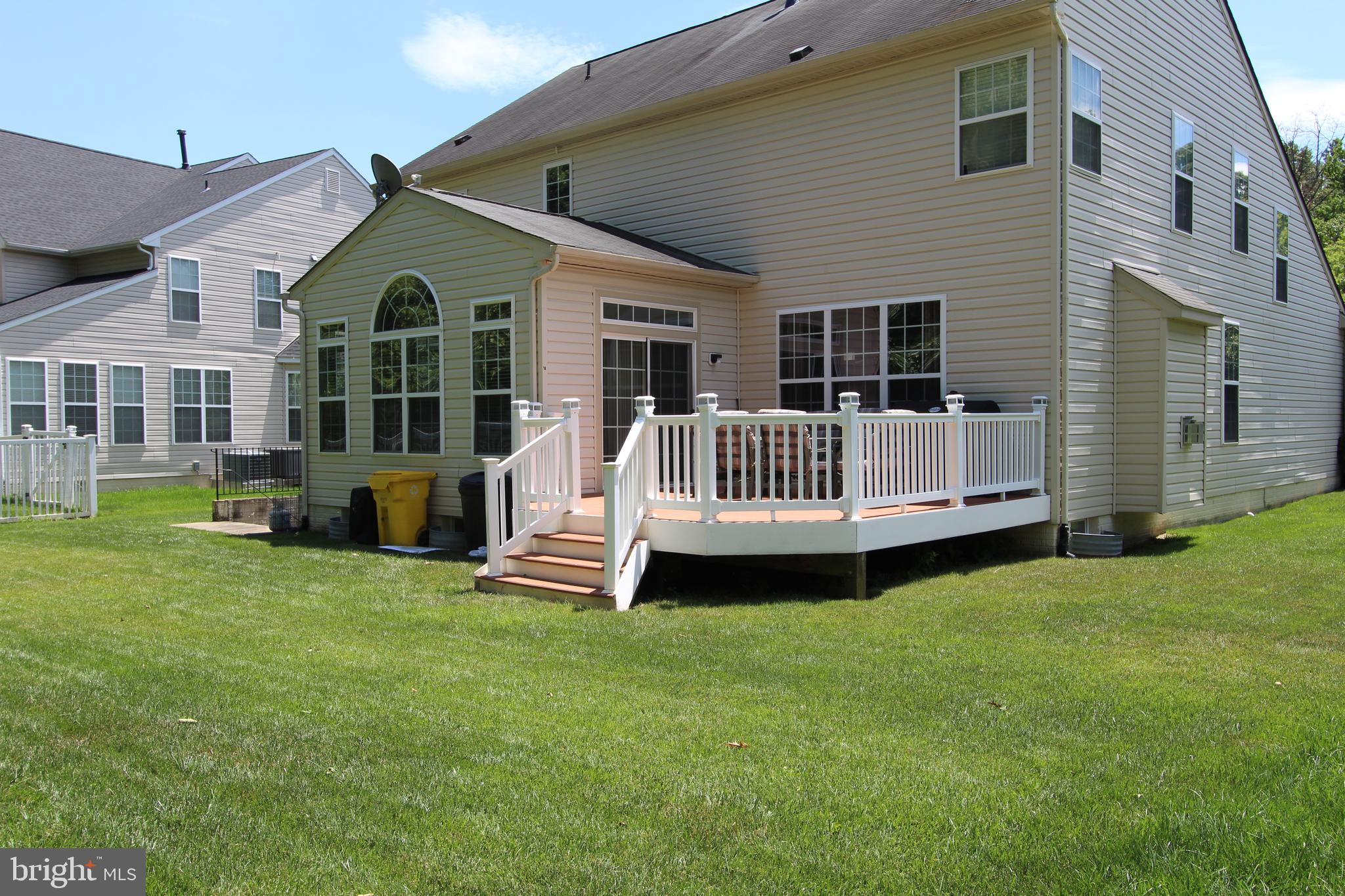 SHAMROCK MANOR - Residential