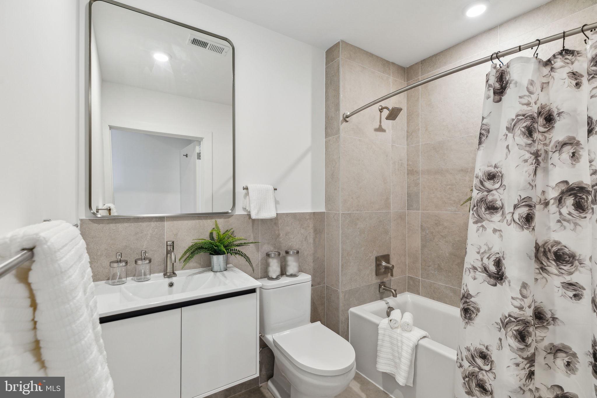 OLDE KENSINGTON - Residential Lease