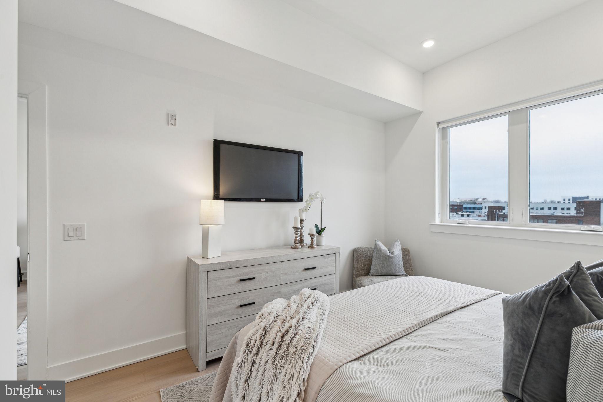 OLDE KENSINGTON - Residential Lease