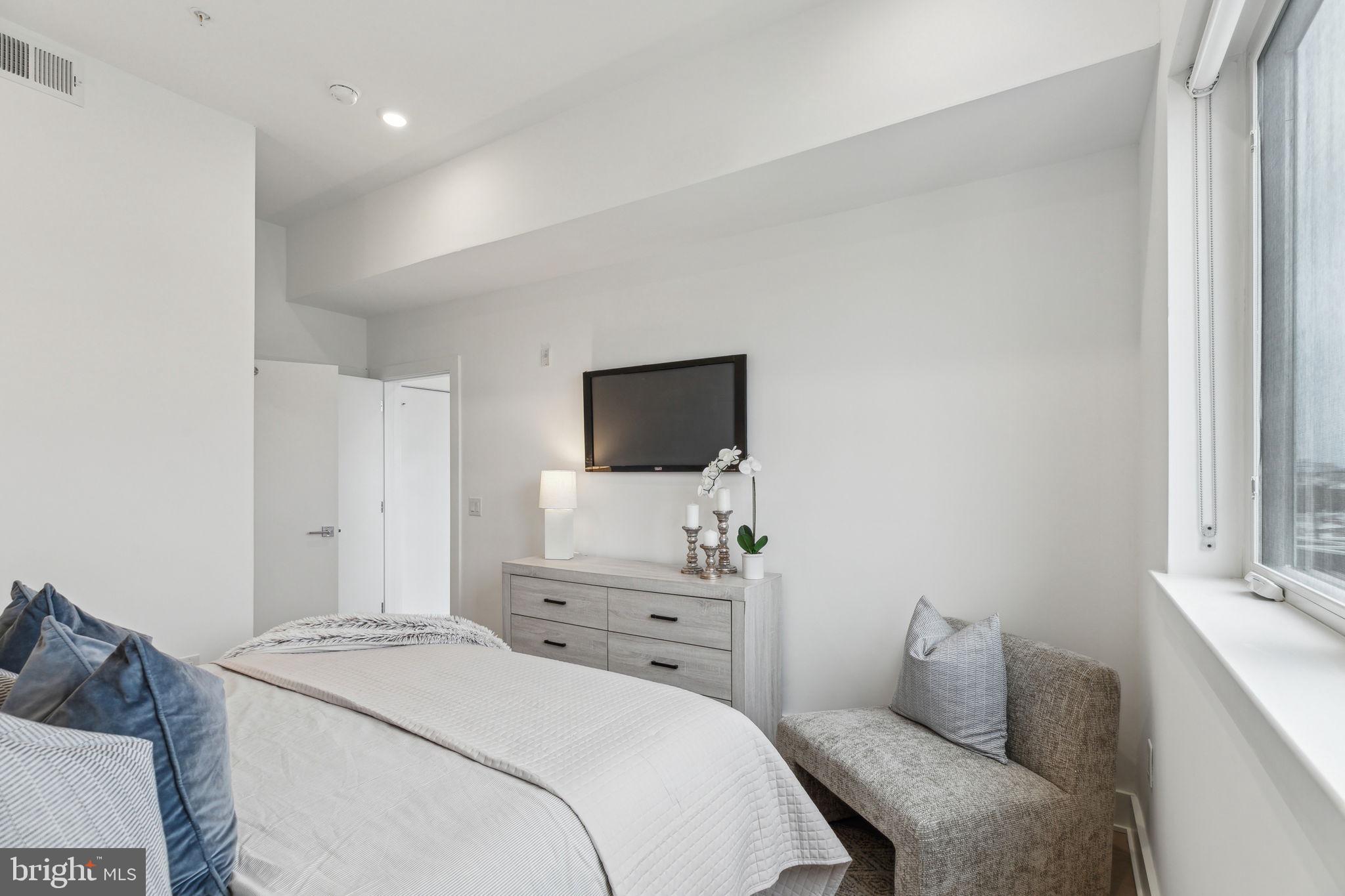 OLDE KENSINGTON - Residential Lease