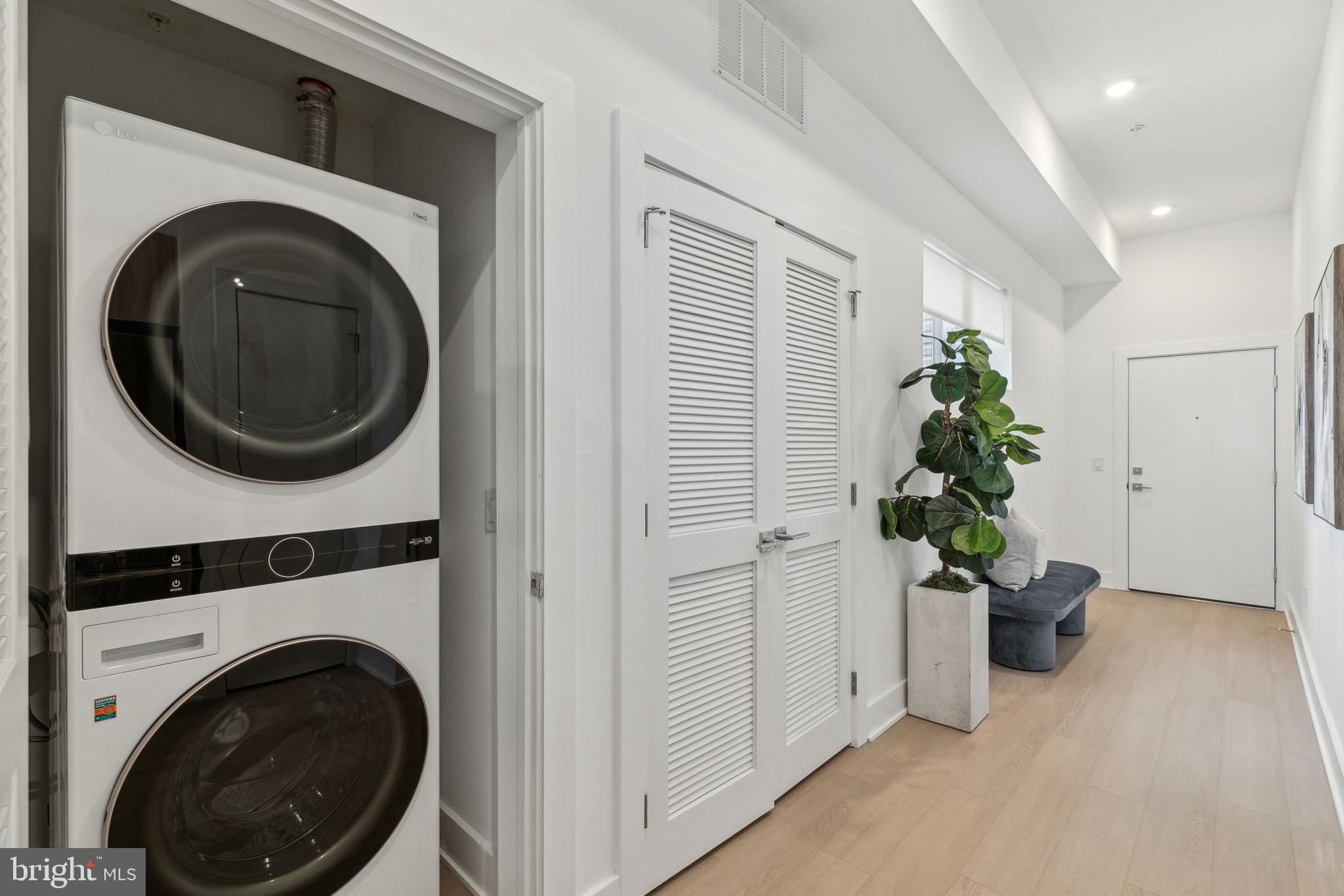 OLDE KENSINGTON - Residential Lease