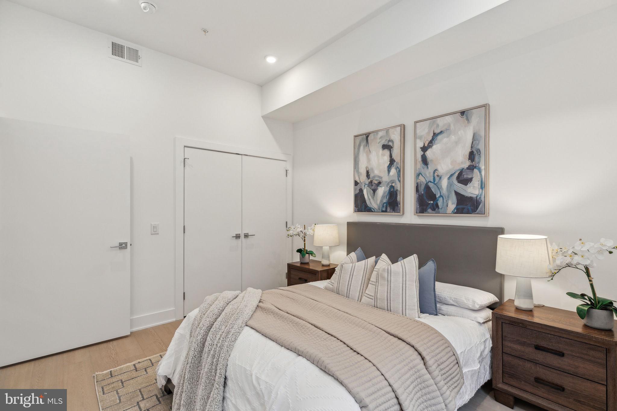 OLDE KENSINGTON - Residential Lease