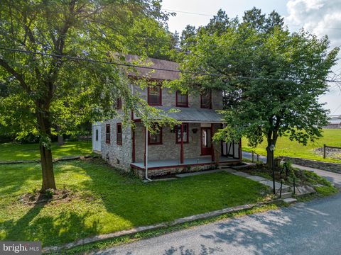 Photo of 1183 CREEK RD, LEOLA, PA 17540 (MLS # PALA2037592)